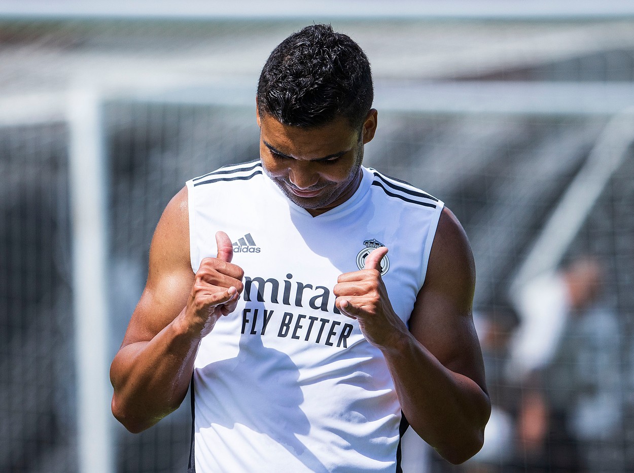 Casemiro, pe urmele unui mijlocaș legendar la Manchester United! Ce număr va purta brazilianul