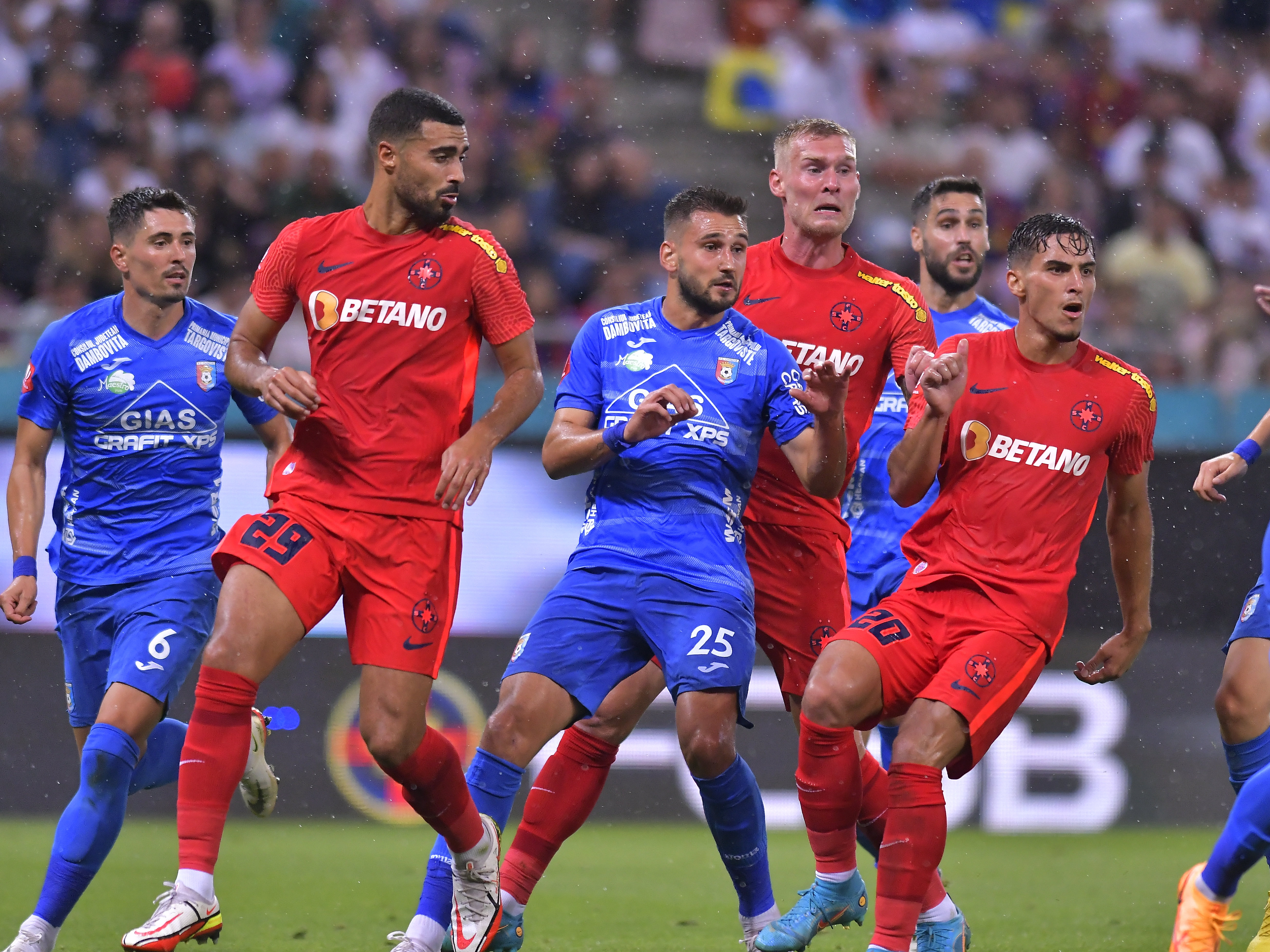 FCSB ar fi pus ochii pe un fundaș din Liga 1: Nu m-ar surprinde deloc să ajungă acolo