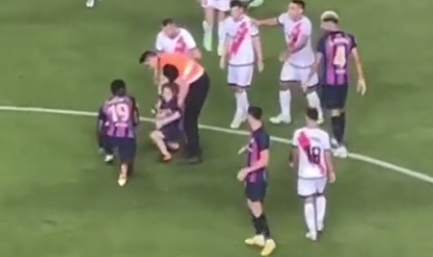 Imaginile au apărut abia acum: ce a făcut Robert Lewandowski când un steward a bruscat un copil chiar sub ochii lui