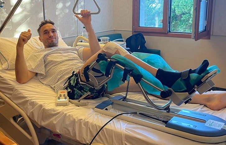 Anunțul celor de la CFR Cluj în legătură cu Gabriel Debeljuh! Prima imagine cu atacantul imediat după operație