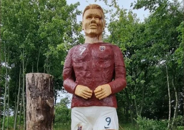 Un fan a furat statuia lui Erling Haaland dintr-un motiv bizar. Cu ce a dus la capăt "operațiunea"