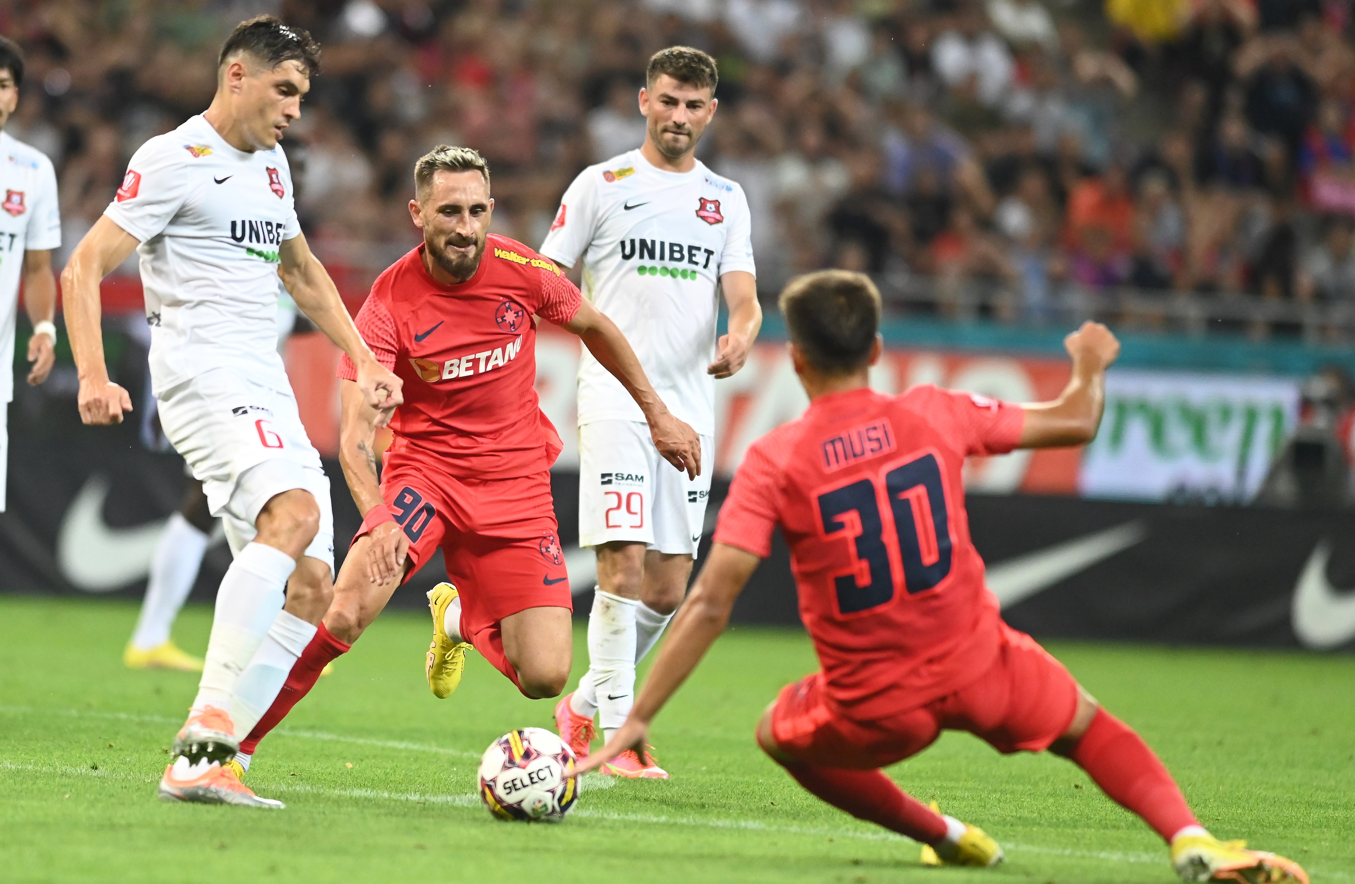 FCSB - Hermannstadt 2-2. Cu restanțe de 3 luni, nou-promovata a condus de două ori și rămâne neînvinsă în acest sezon