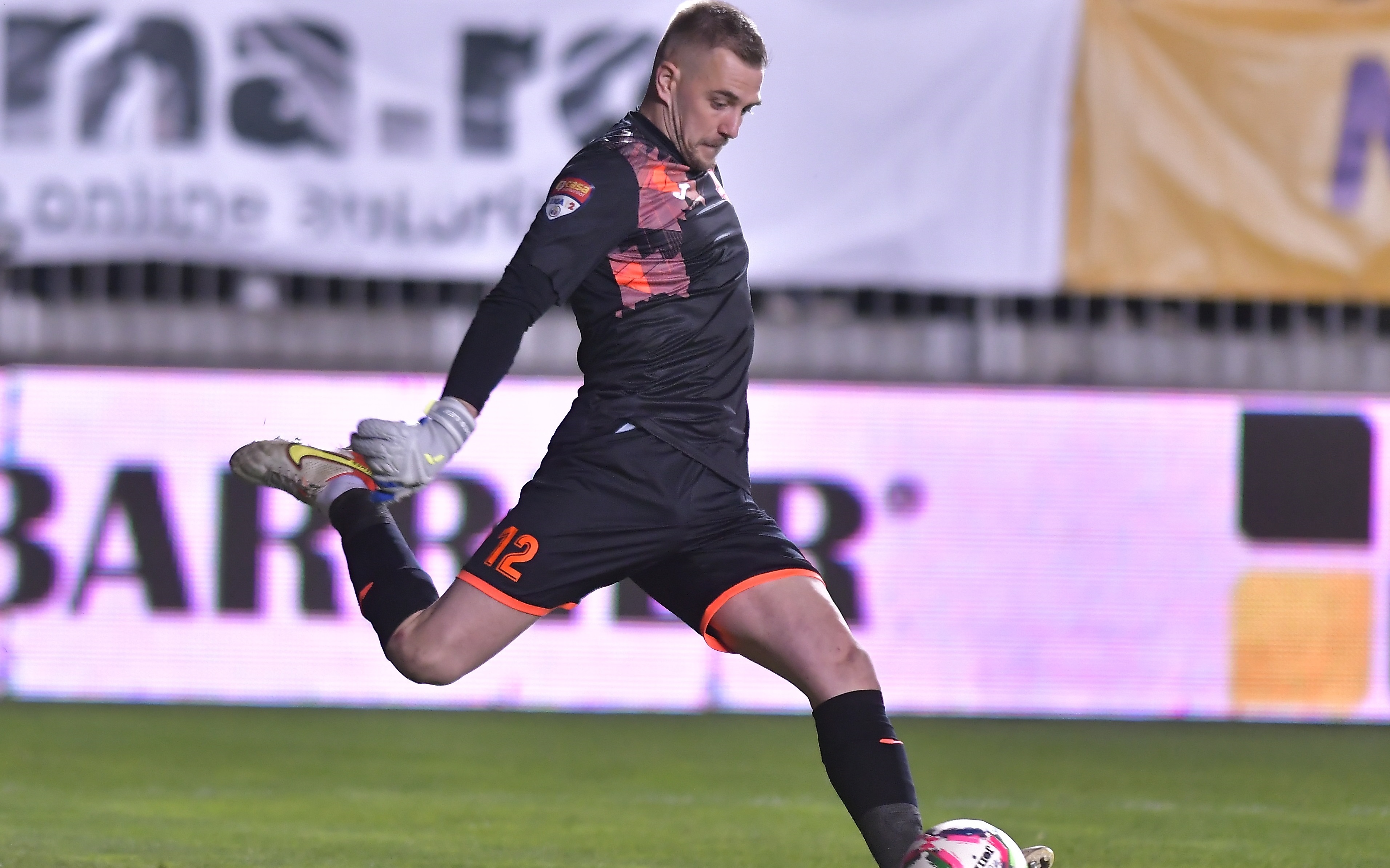 Înaintea partidei cu FCSB, Plamen Iliev și-a reziliat contractul cu Hermannstadt. ”Mi-a dat mesaj și mi-a zis”