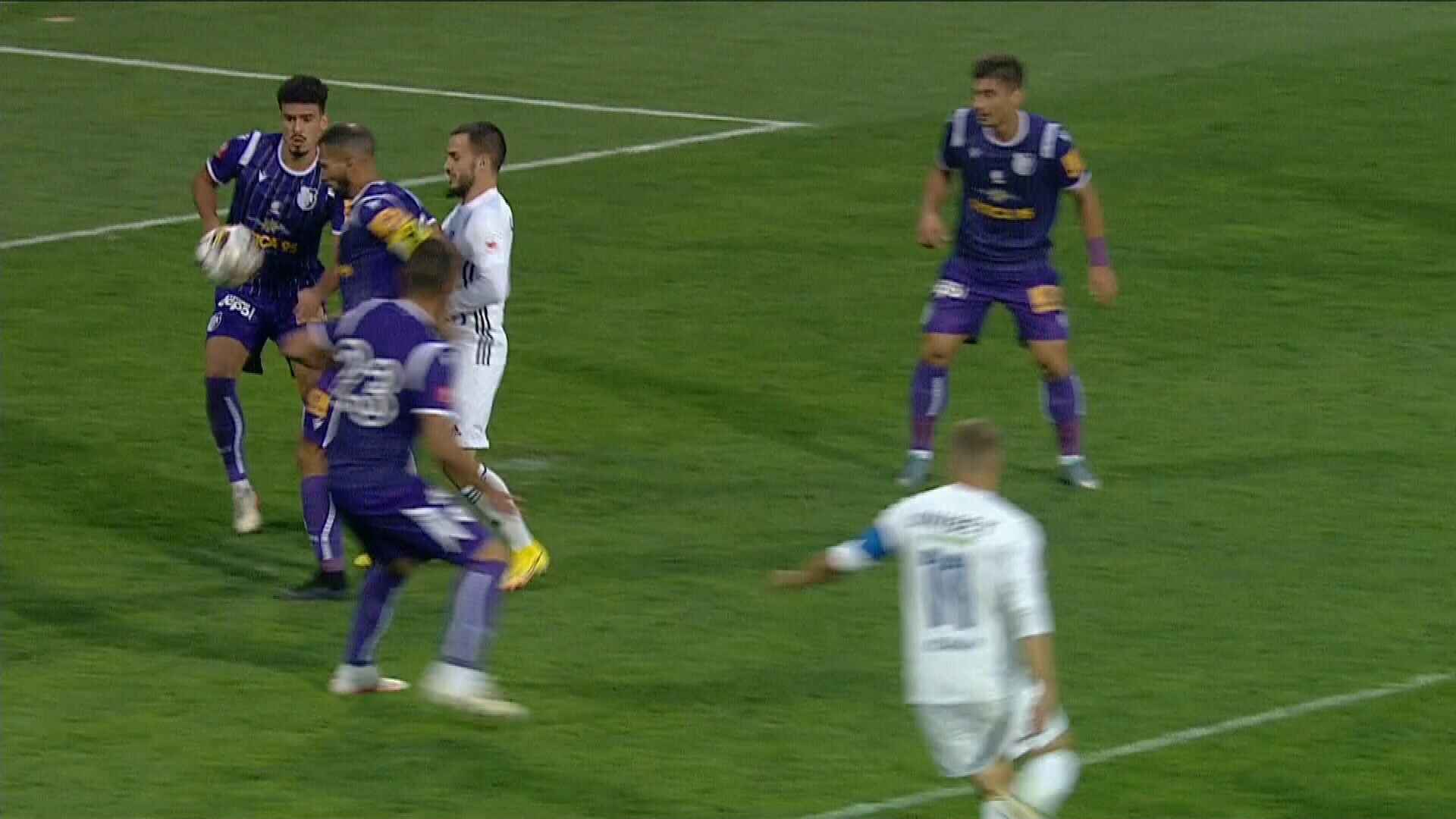 De ce nu s-a dat penalty la hențul lui Meza Colli de la FC Botoșani - FC Argeș: ”E greu de înțeles!”