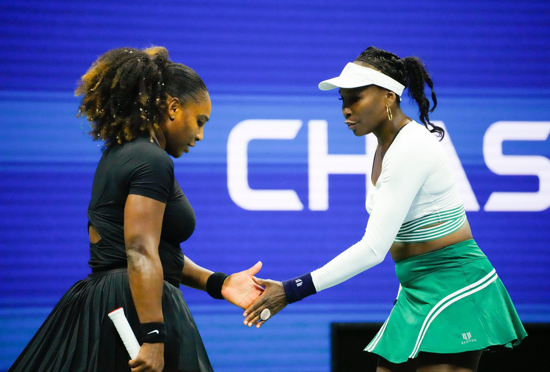 Serena și Venus Williams, ultimul meci oficial la dublu! Cele două au fost eliminate în primur tur la US Open