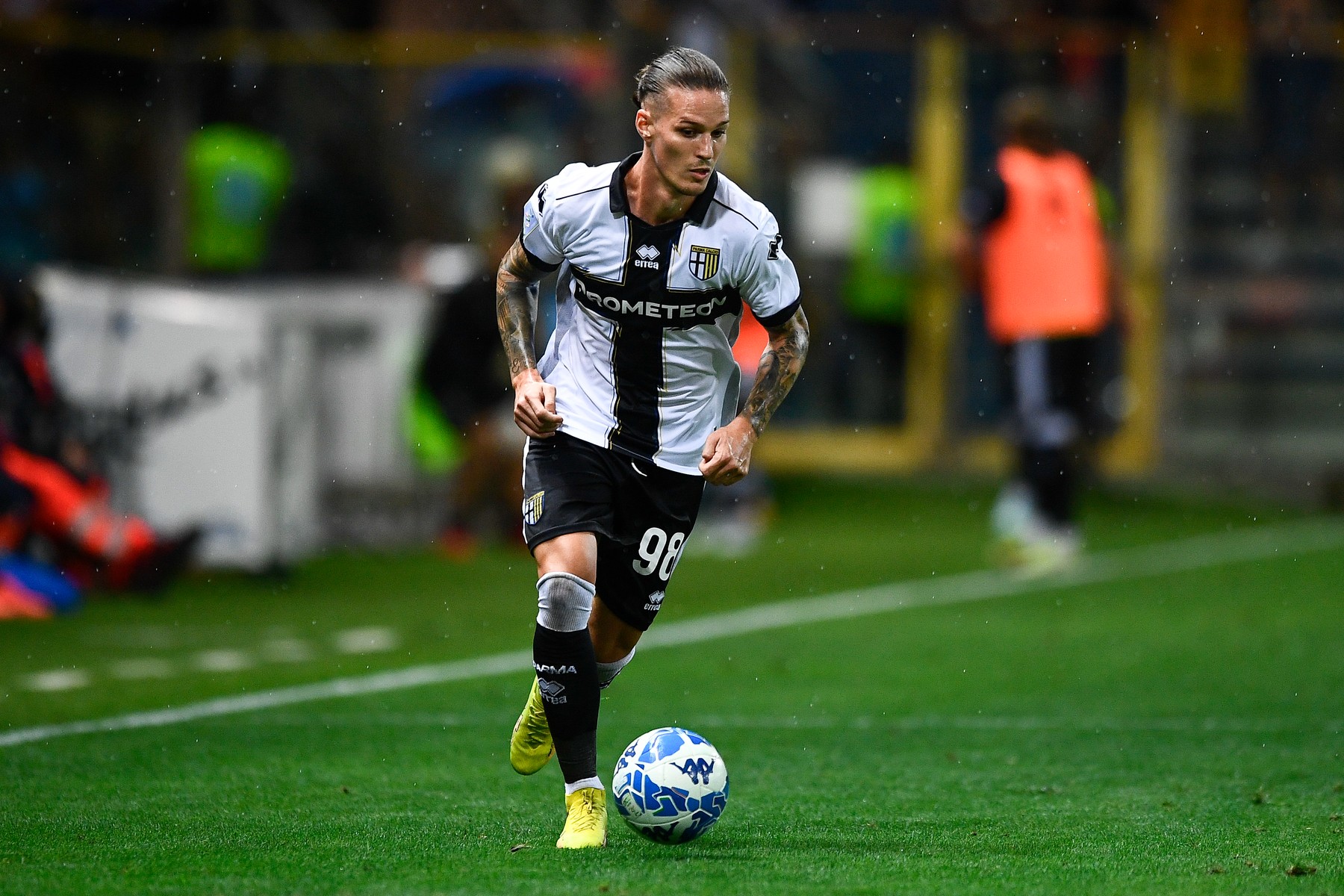 Capitolul la care Dennis Man domină în Serie B! Ce au remarcat italienii