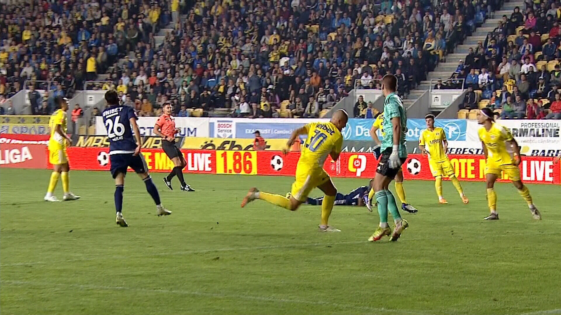 Petrolul - FC Botoșani 1-0, ACUM, la Digi Sport 1. ”Lupii galbeni” deschid scorul pe Ilie Oană