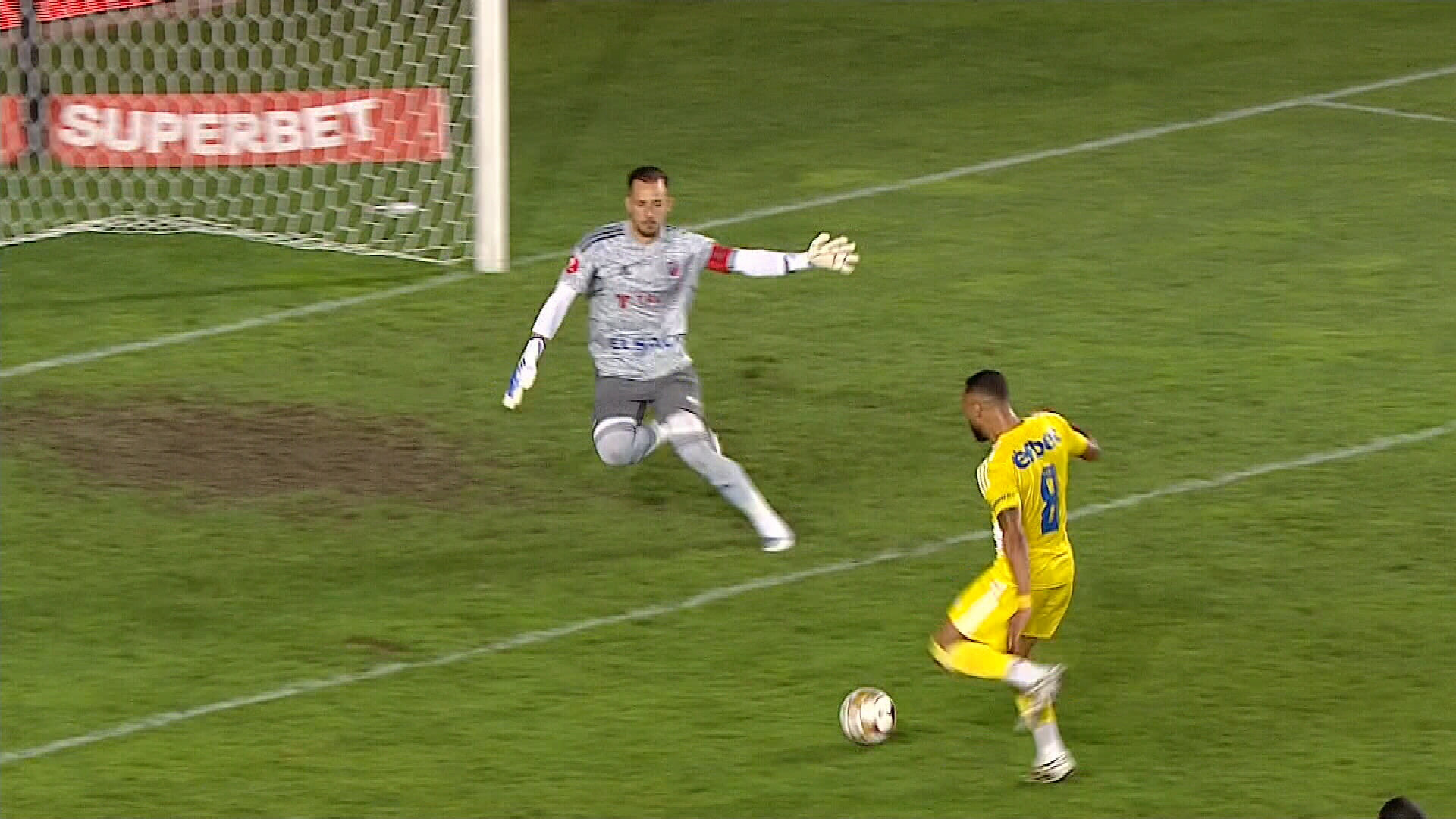 Gafă uriașă la Petrolul – FC Botoșani! Jair a ratat inexplicabil din fața porții