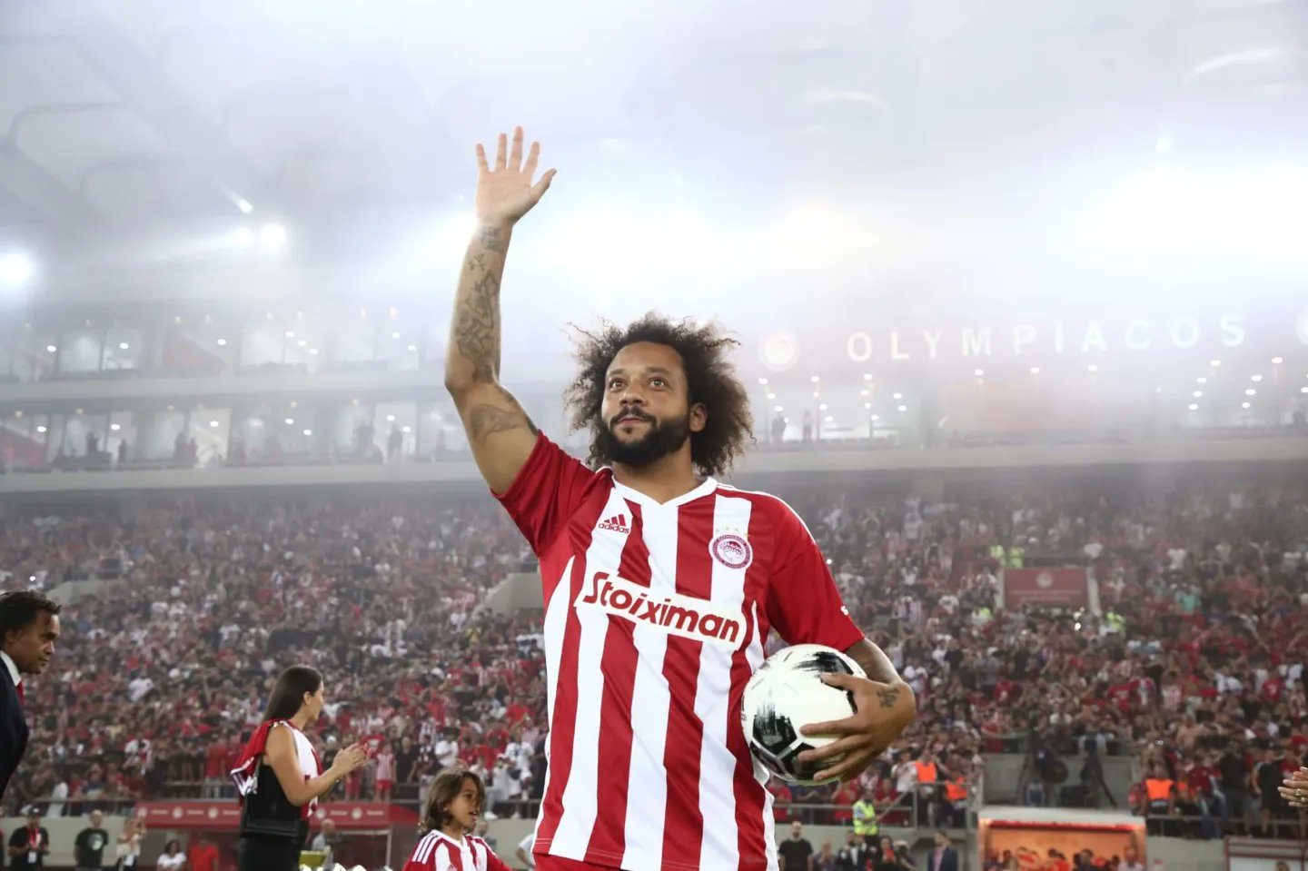 Marcelo, primit ca un adevărat campion la Olympiakos, în fața unui stadion plin