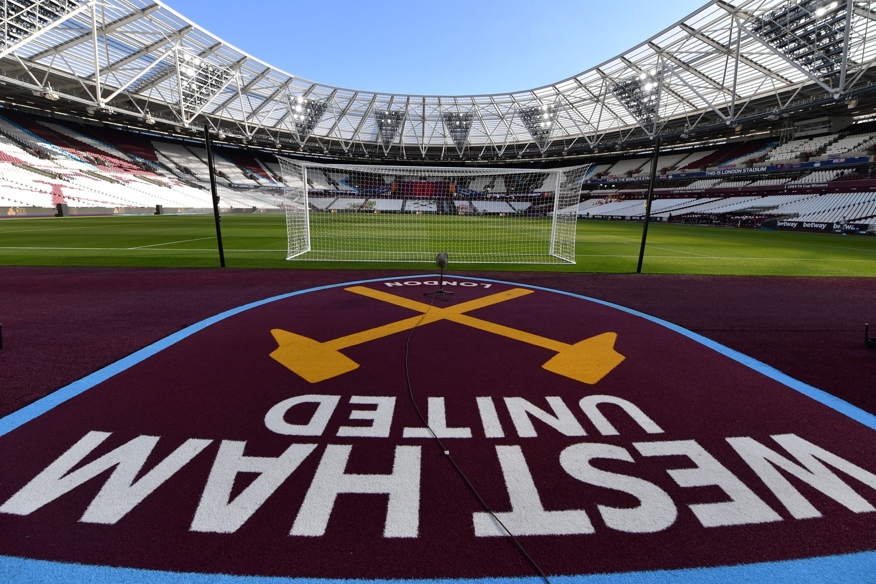 West Ham a anunțat ce se va întâmpla înaintea meciului cu FCSB ca urmare a decesului Reginei Elisabeta a II-a