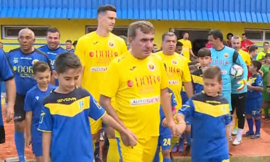 Gheorghe Hagi a participat la un amical în care a aniversat 40 de ani de la debutul în Liga 1 / Foto: captură Digi Sport