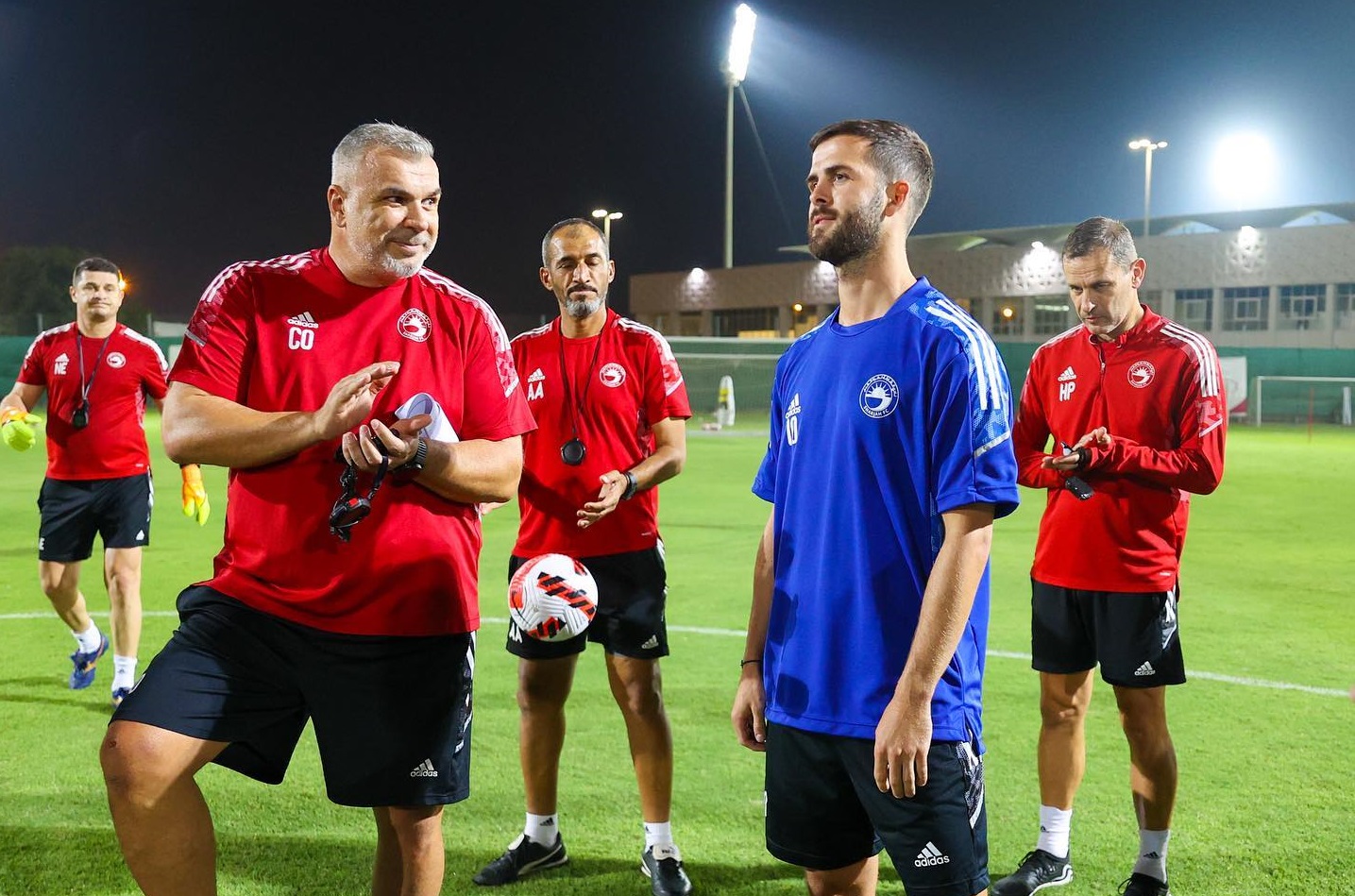 OFICIAL | Cosmin Olăroiu, transfer "extraterestru"! Al Sharjah a anunțat venirea lui Miralem Pjanic