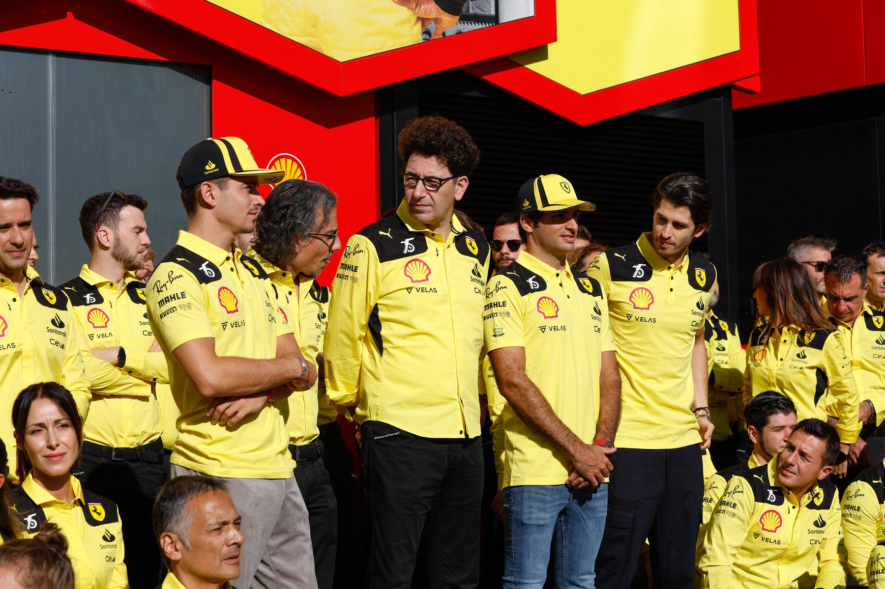 Val de reproșuri din partea Ferrari după Marele Premiu de F1 de la Monza: ”O rușine! E inexplicabil”