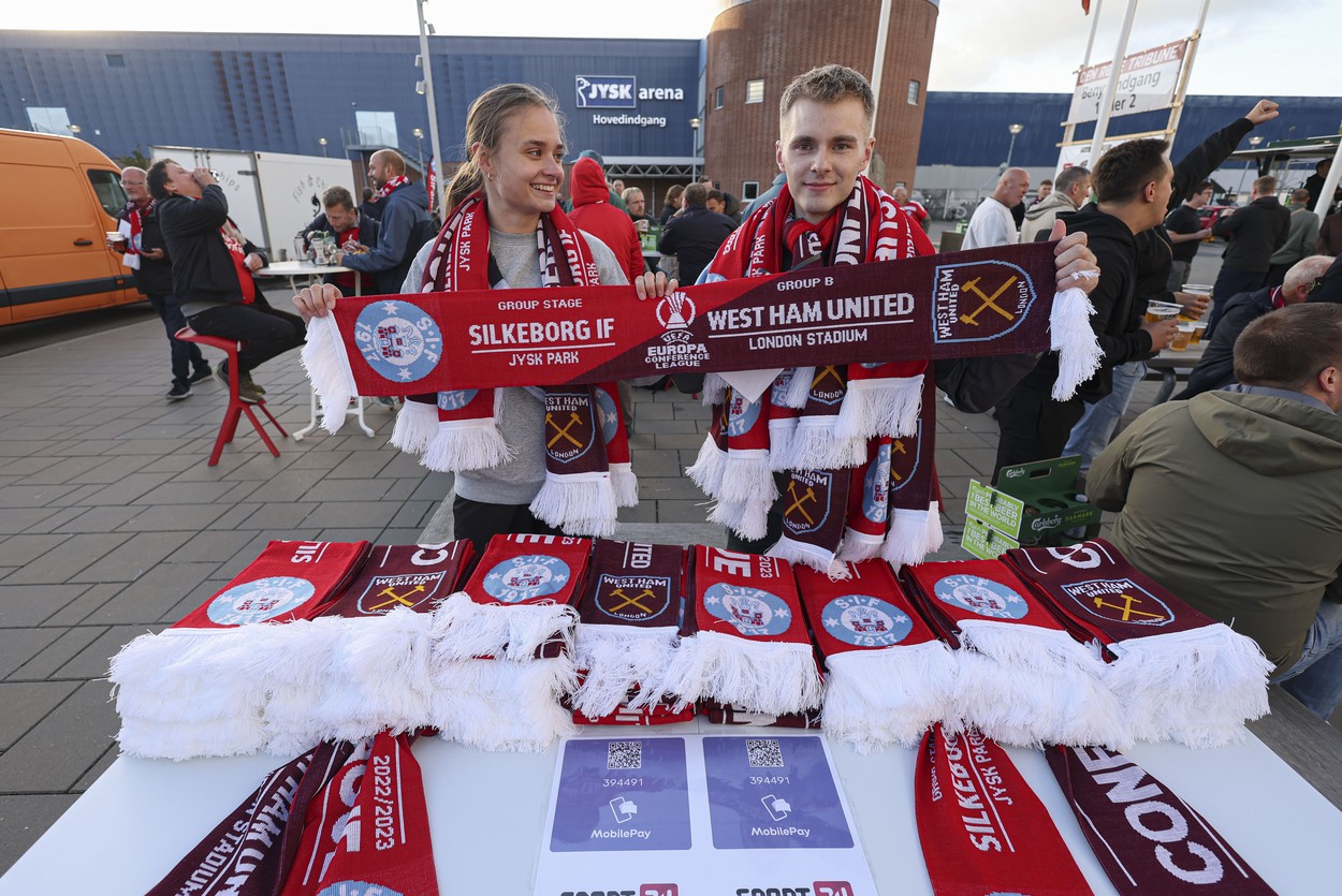 Surpriză pentru suporterii lui West Ham! Cum au fost întâmpinați înaintea meciului cu Silkeborg