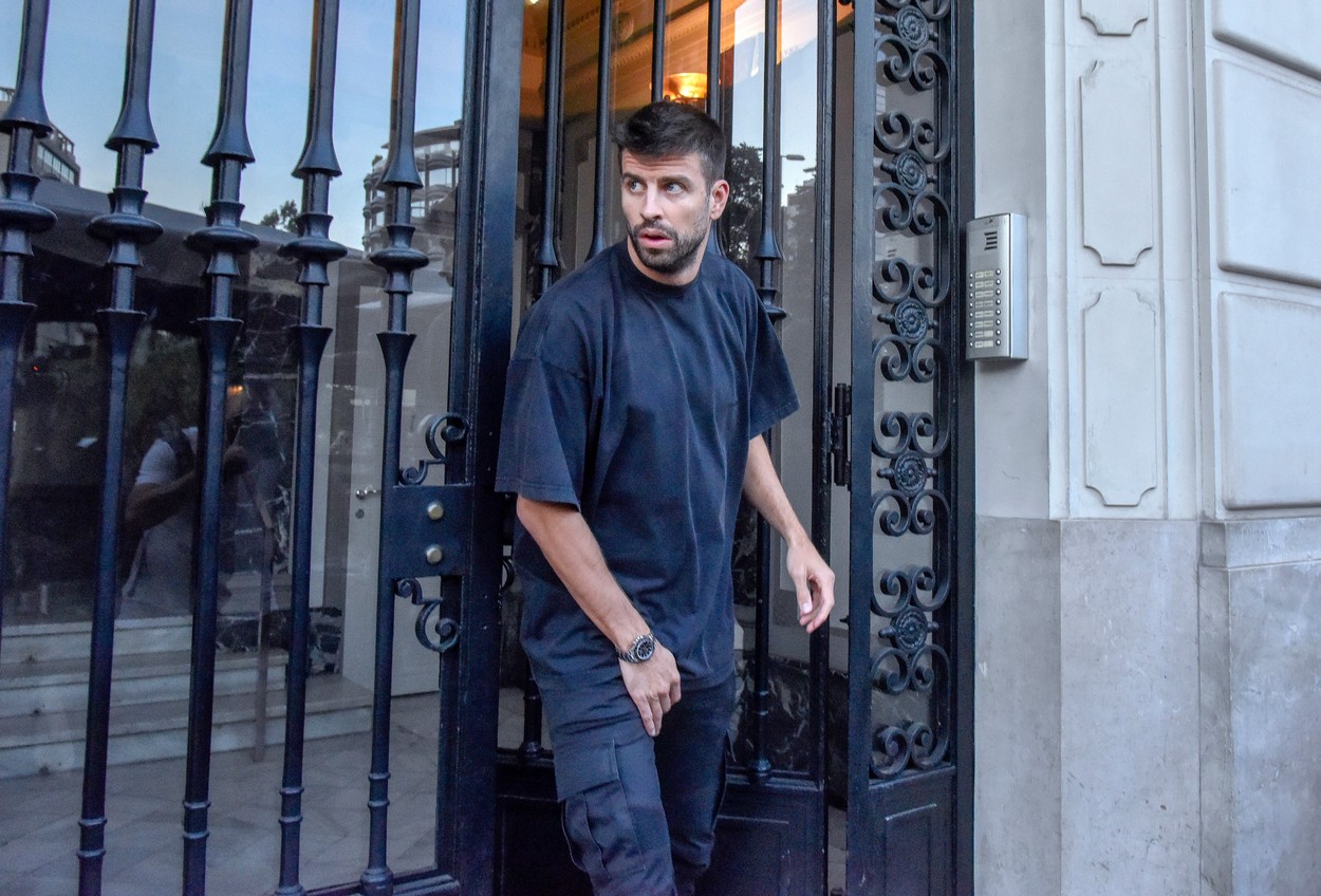Pique a spus "destul" și a plecat de la negocierile cu Shakira. Ce l-a enervat la culme + Imagini de la fața locului