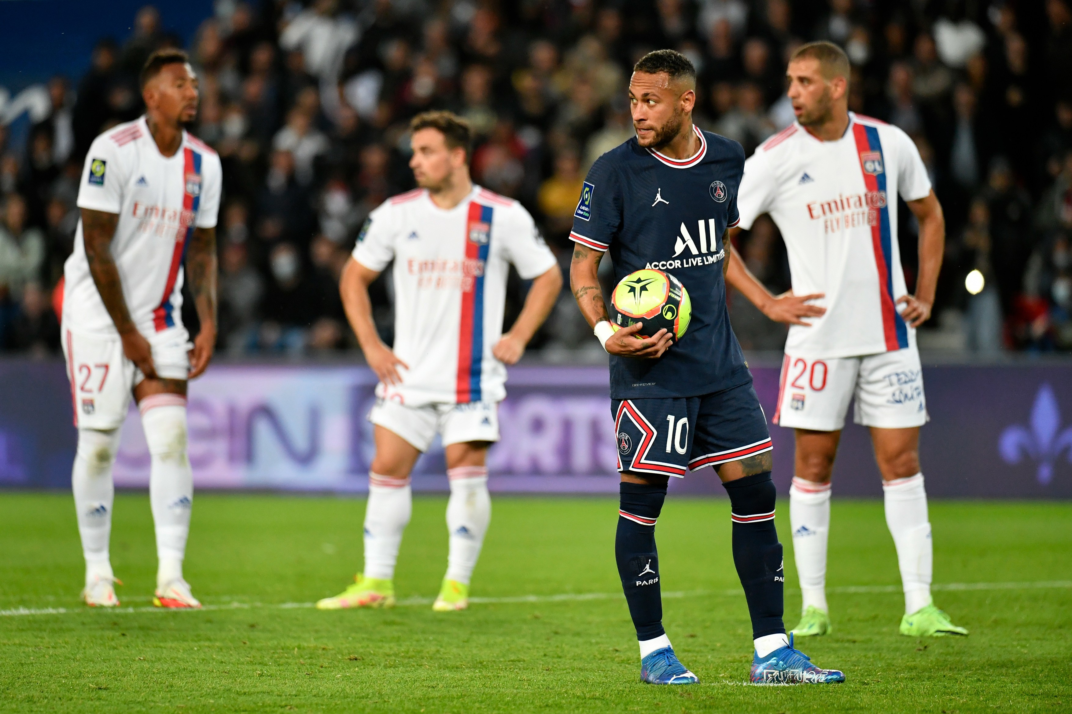 Olympique Lyon - PSG 0-1, ACUM, pe Digi Sport 4. Leo Messi deschide scorul rapid