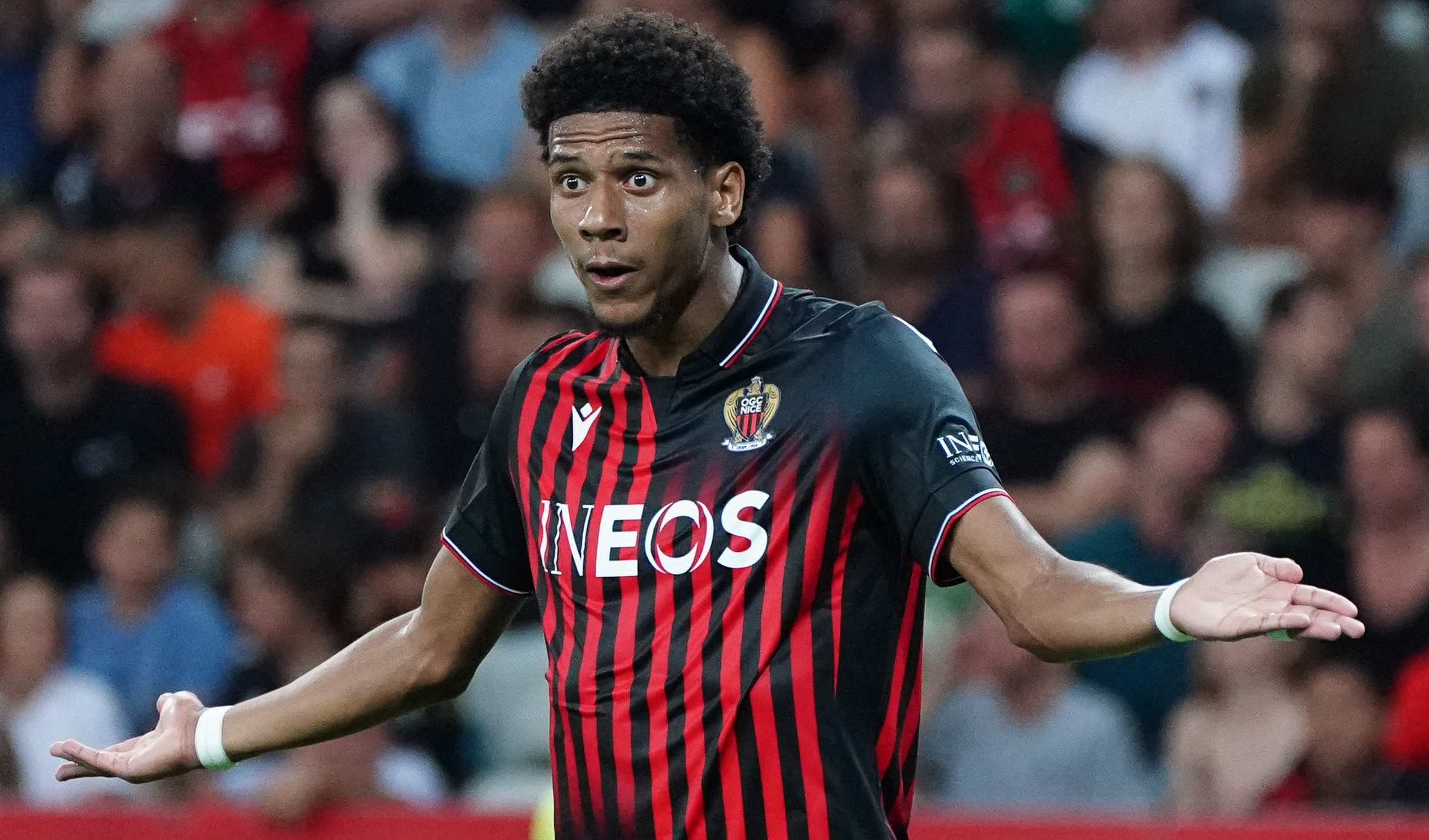 Un coleg al lui Rareș Ilie, cel mai rapid cartonaș roșu din istoria de 92 de ani a Ligue 1! Câte secunde a stat pe teren