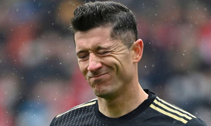 Freiburg, Deutschland. 02nd Apr, 2022. Robert LEWANDOWSKI (FC Bayern Munich) looks contrite, grimace, action, single image, cut single motif, portrait, portrait, portrait. Soccer 1st Bundesliga season 2021/2022, 28.matchday, matchday28. SC Freiburg - FC B