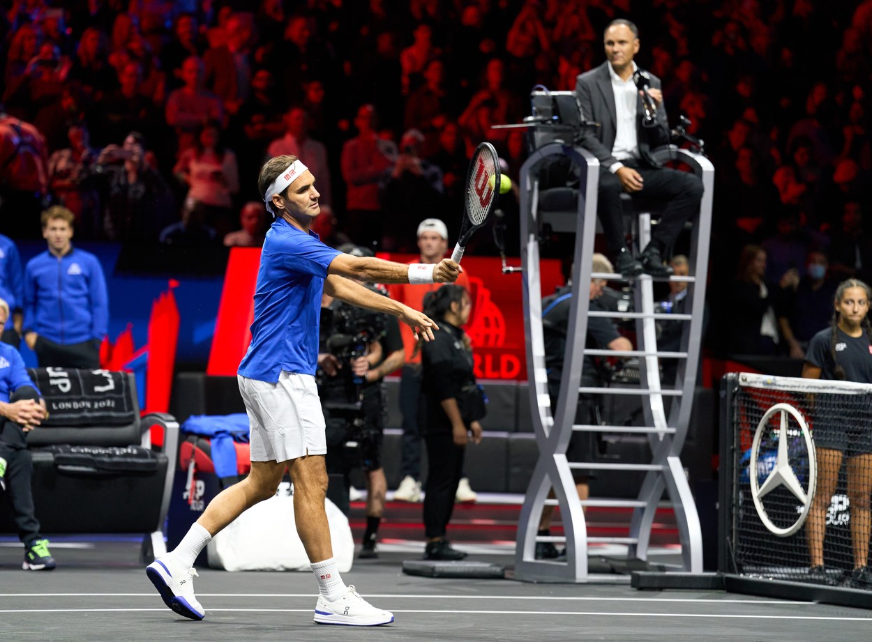 Huiduit de toți fanii din arenă! Ce a făcut Frances Tiafoe la meciul în care Roger Federer și-a încheiat cariera