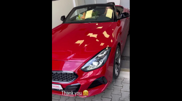 Mașina primită de Simona Halep de ziua de naștere / Foto: Instagram@simonahalep