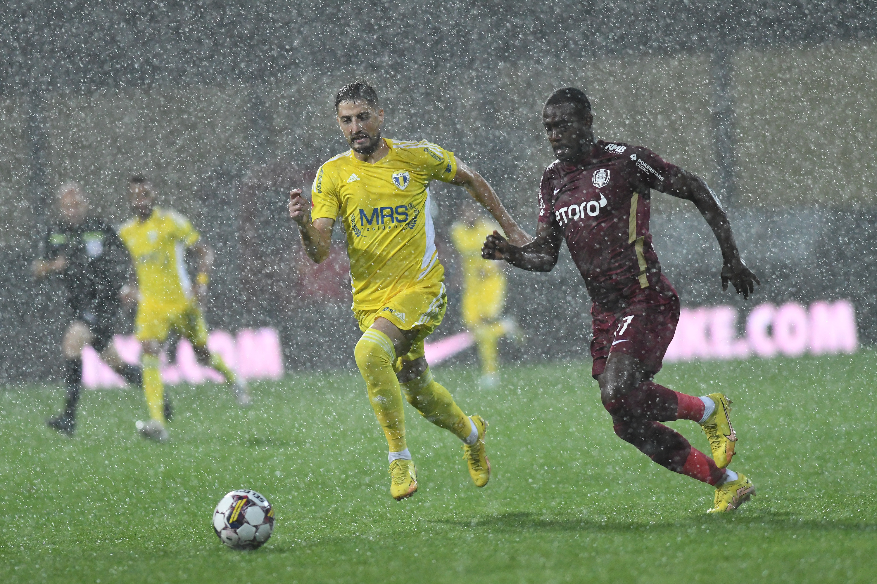 CFR Cluj - Petrolul 1-0. Ardelenii marchează golul victoriei în prelungiri! Ocazie uriașă irosită de Petrila pe final