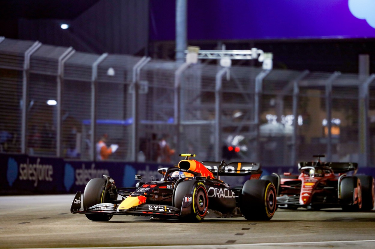 Sergio Perez se impune în Marele Premiu de F1 din Singapore! Șase piloți, forțați să abandoneze