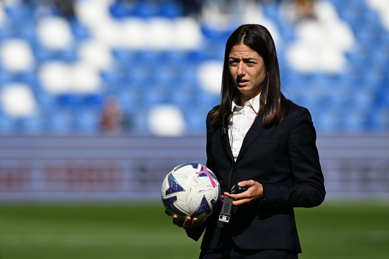 Focuri de artificii la debutul primei femei arbitru din Serie A