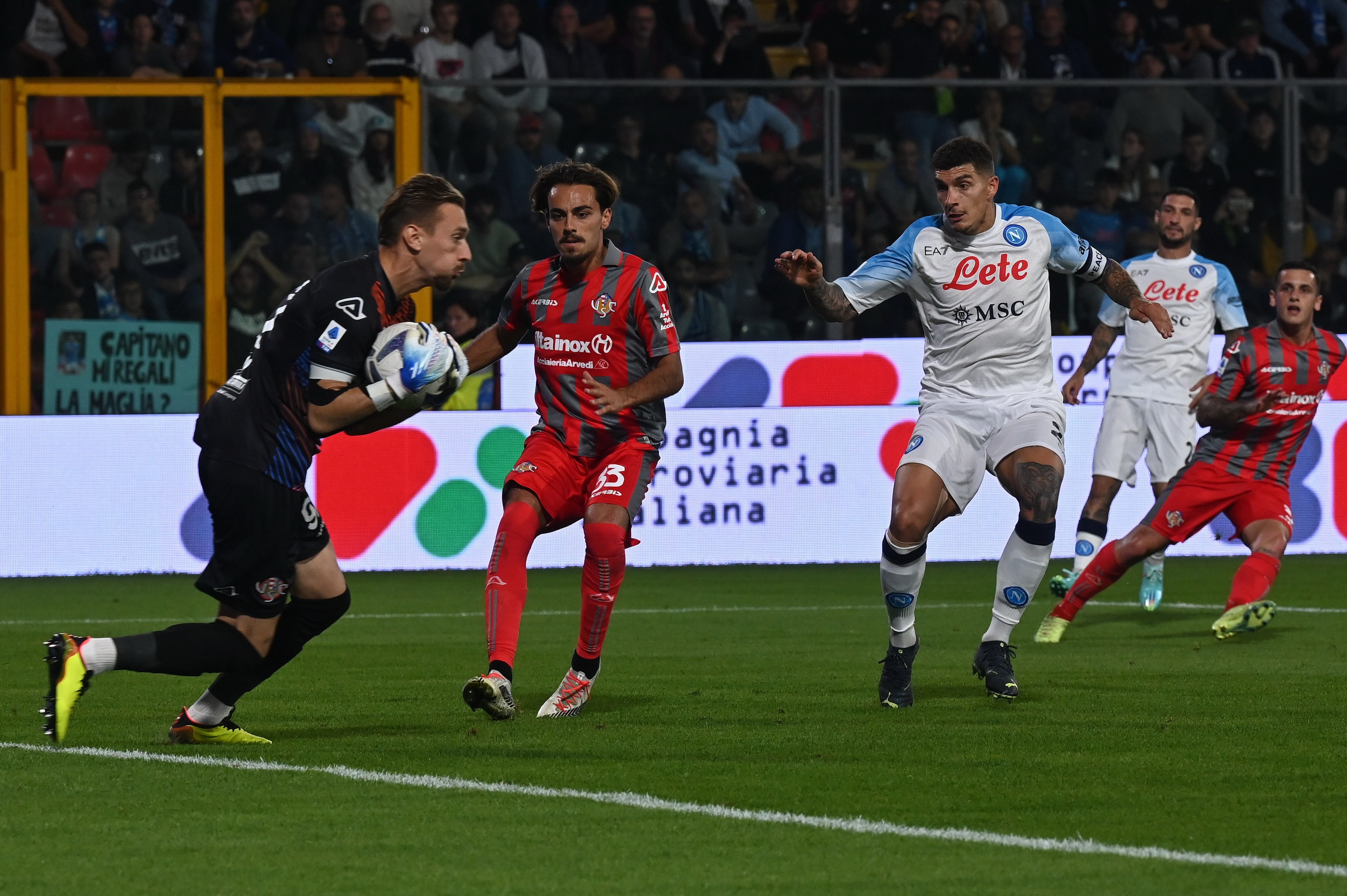 Ce au scris italienii despre Ionuț Radu, după Cremonese - Napoli 1-4. Nota primită