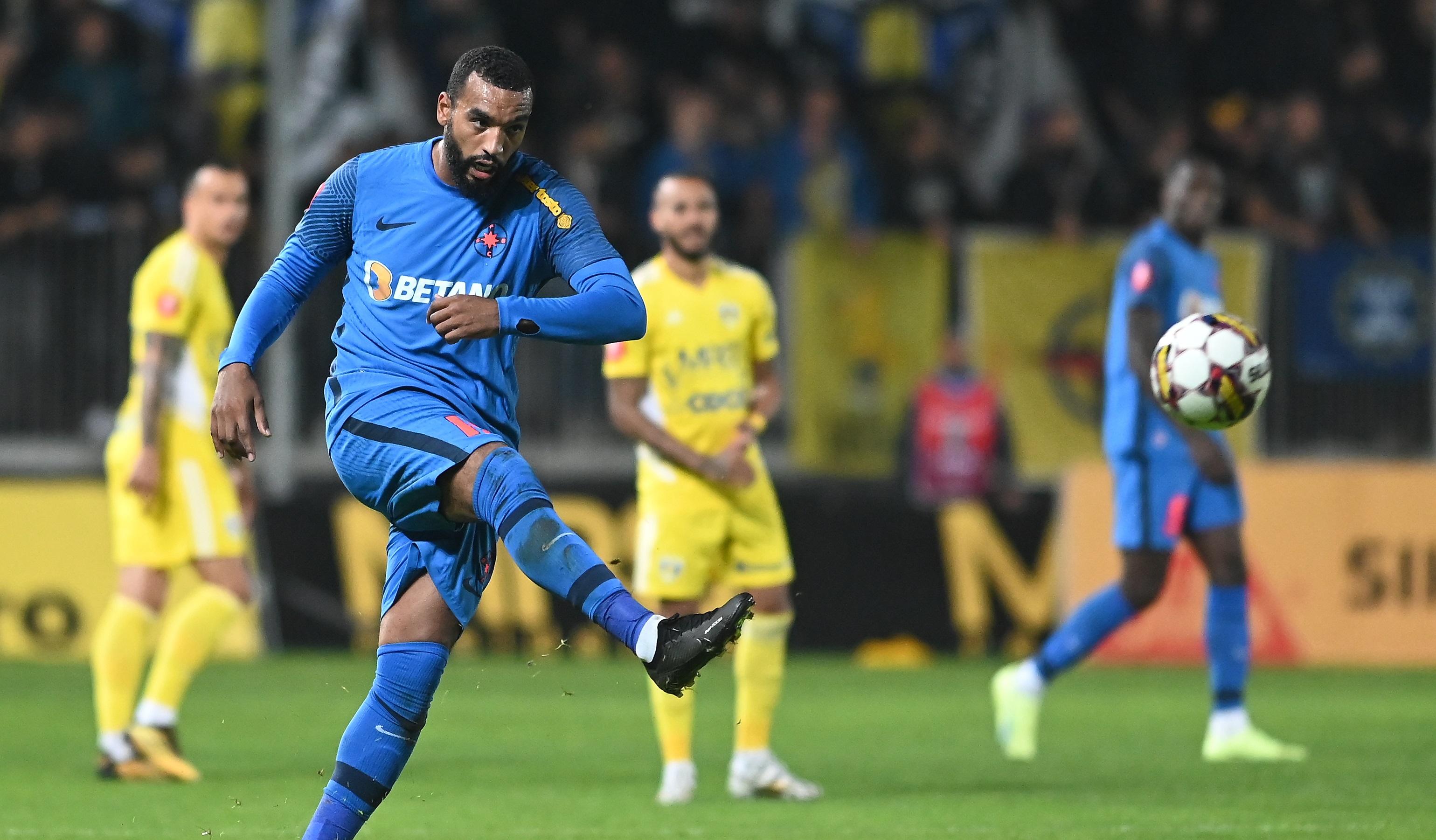 Gigi Becali s-a convins de Billel Omrani după primele două meciuri ale francezului la FCSB