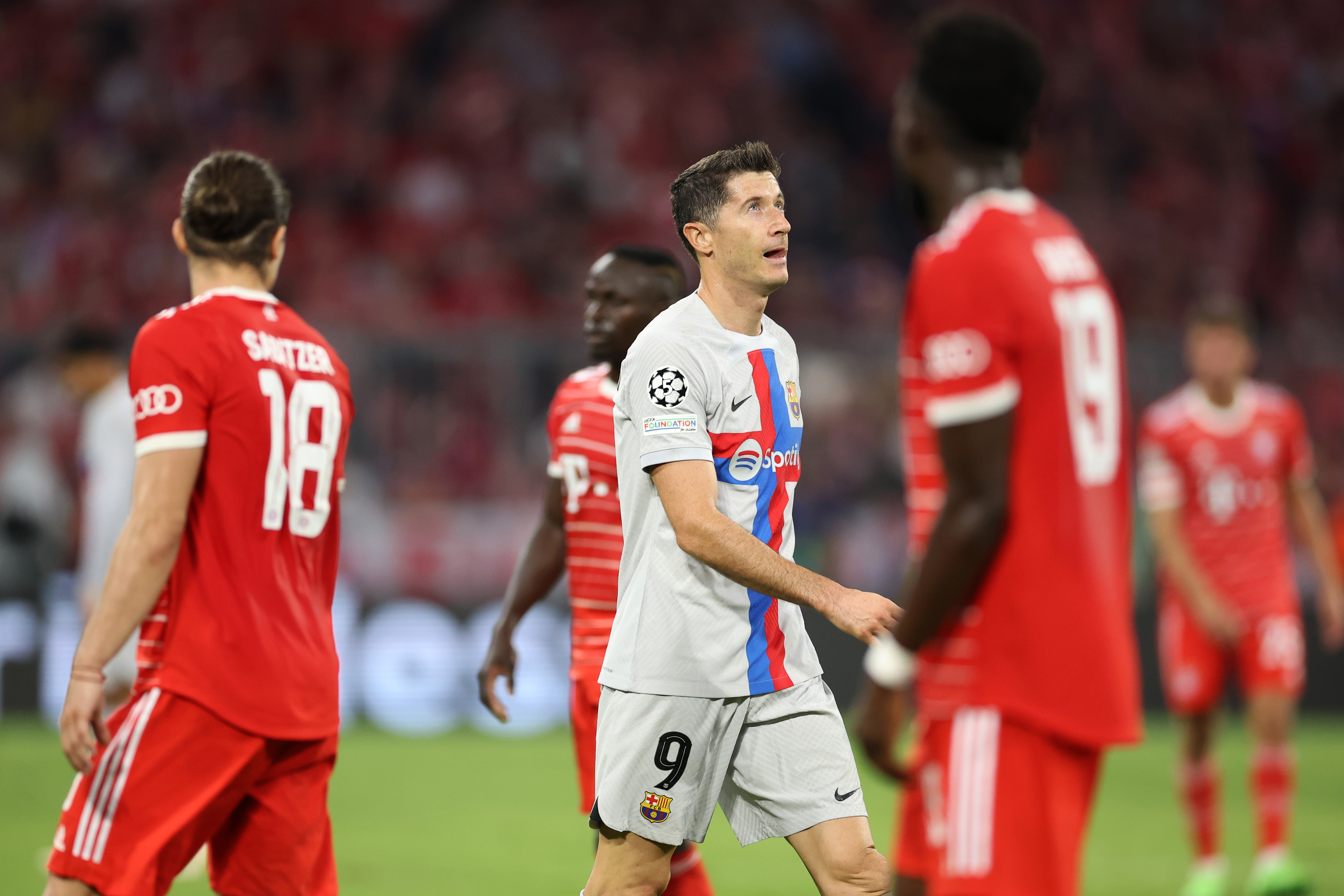 Robert Lewandowski, ironizat de foștii colegi. Ar putea ajunge în Europa League, deși dorea trofeul UCL