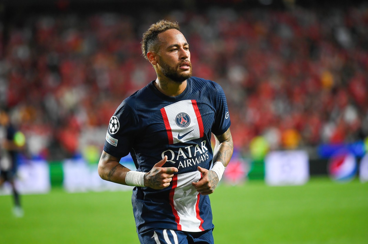 Neymar, pus la zid de Marco Van Basten: “Este un cretin și un plângăcios”