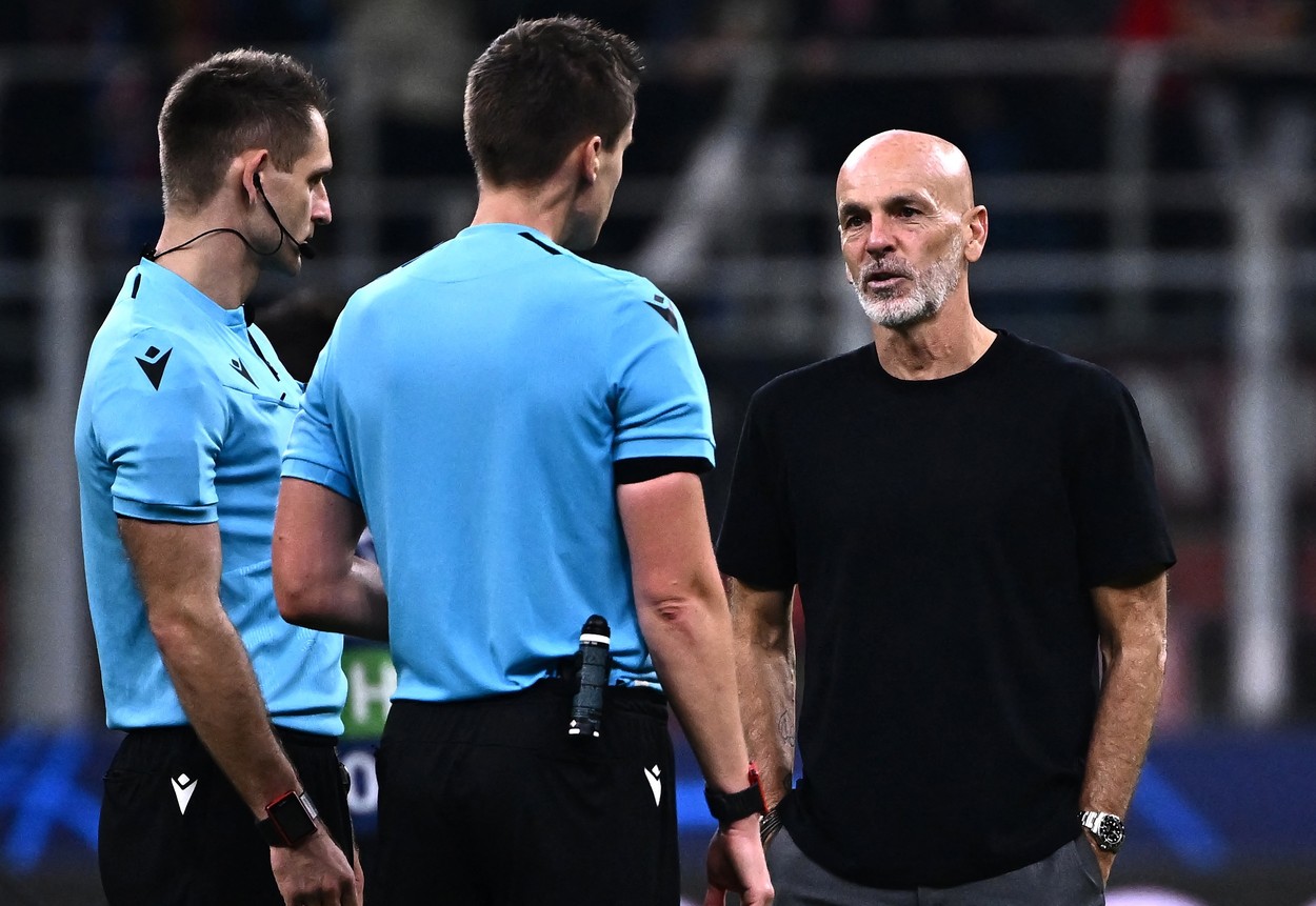 Italienii “au luat foc” după arbitrajul de la meciul Milan - Chelsea. Răbufnirea lui Stefano Pioli