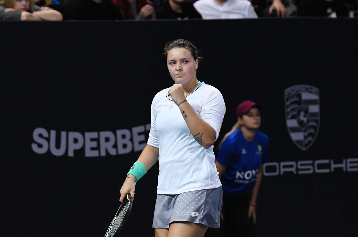 Jule Niemeier – Kamilla Rakhimova 6-4, 6-4. Jucătoarea germană s-a calificat în ”sferturile” Transylvania Open