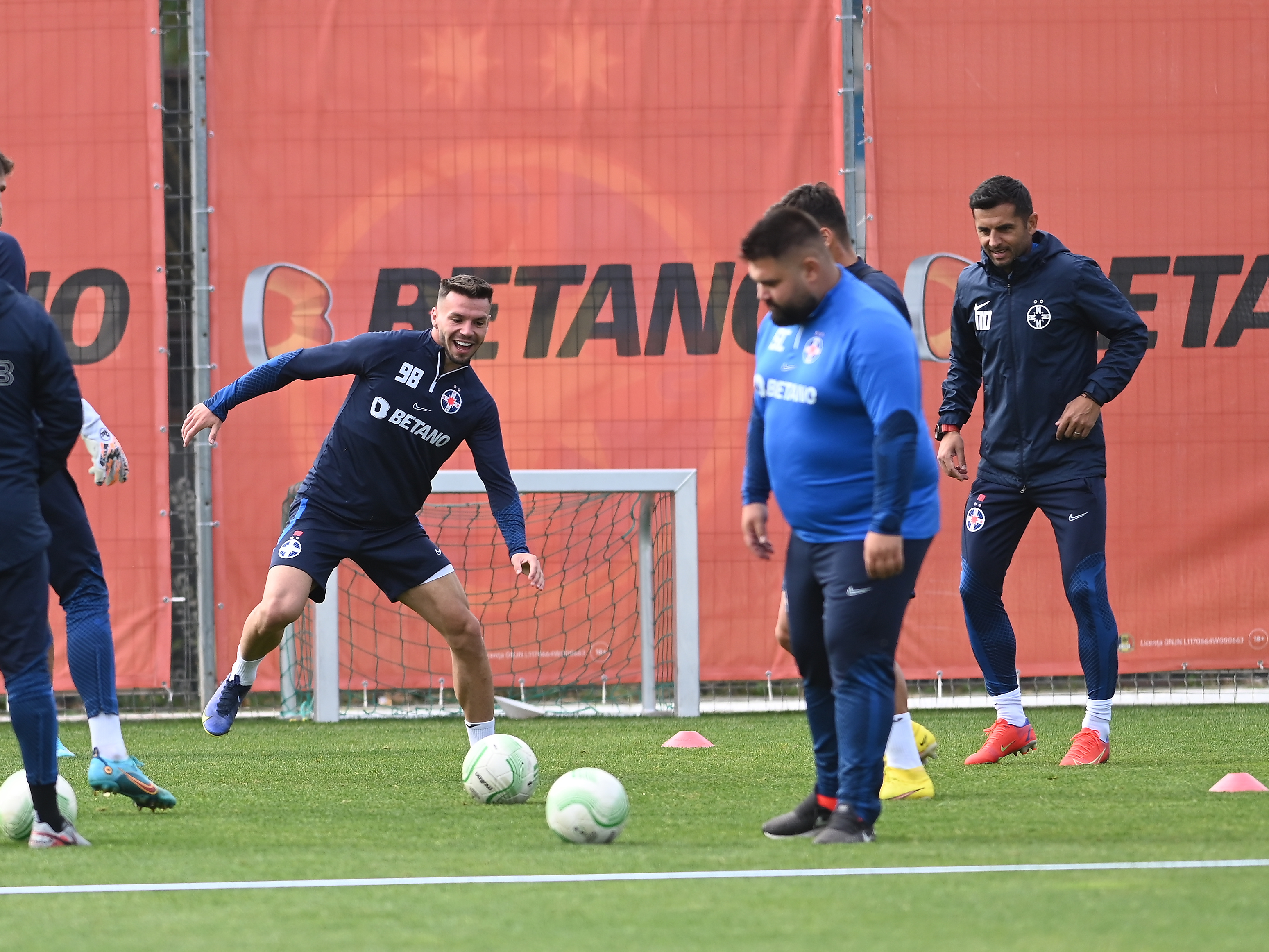 FCSB, antrenament cu zâmbetul pe buze înaintea returului cu Silkeborg