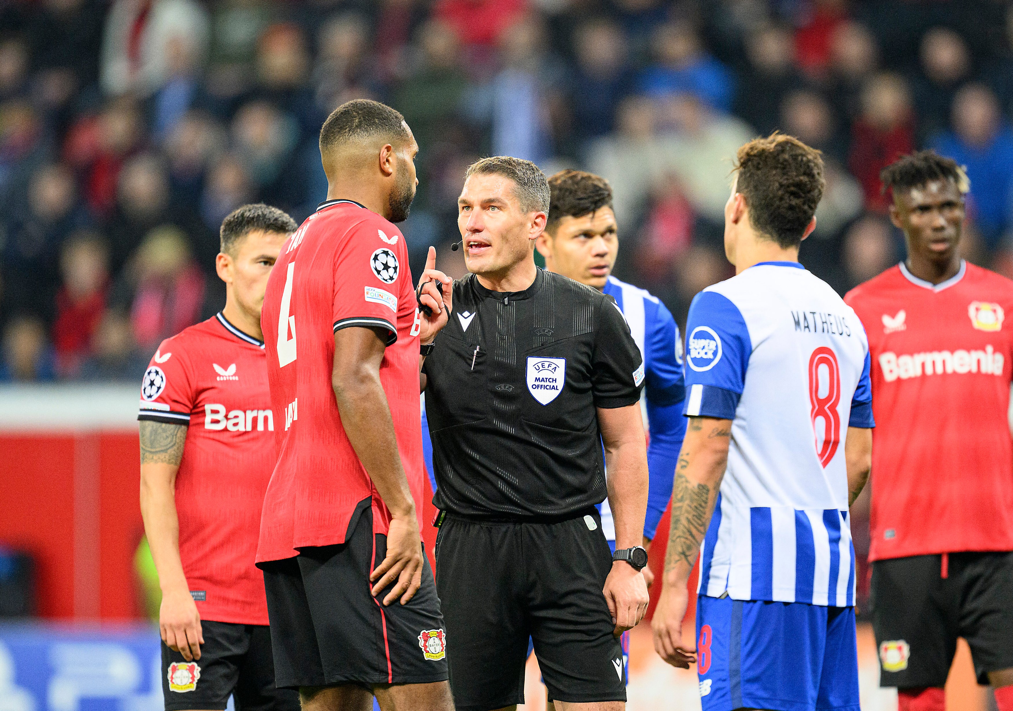 Istvan Kovacs, criticat pentru deciziile luate în partida Leverkusen - Porto 0-3, din Champions League