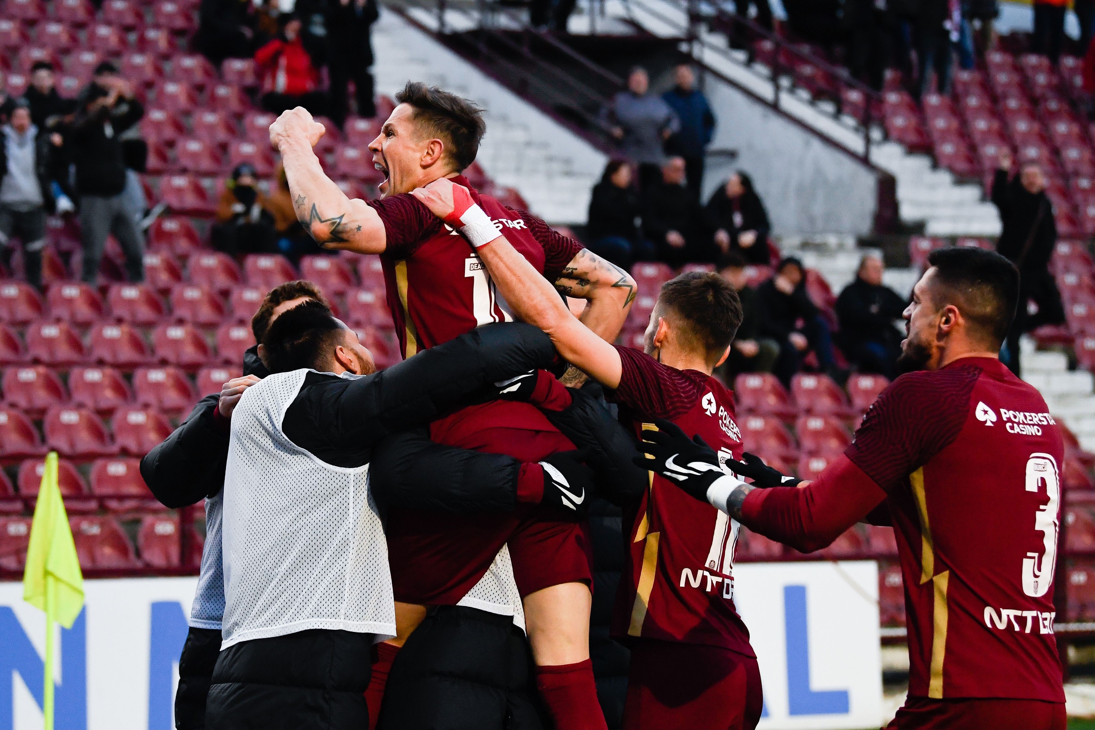 CFR Cluj - Slavia Praga 1-0, ACUM, în grupele Conference League. Deac deschide scorul din penalty