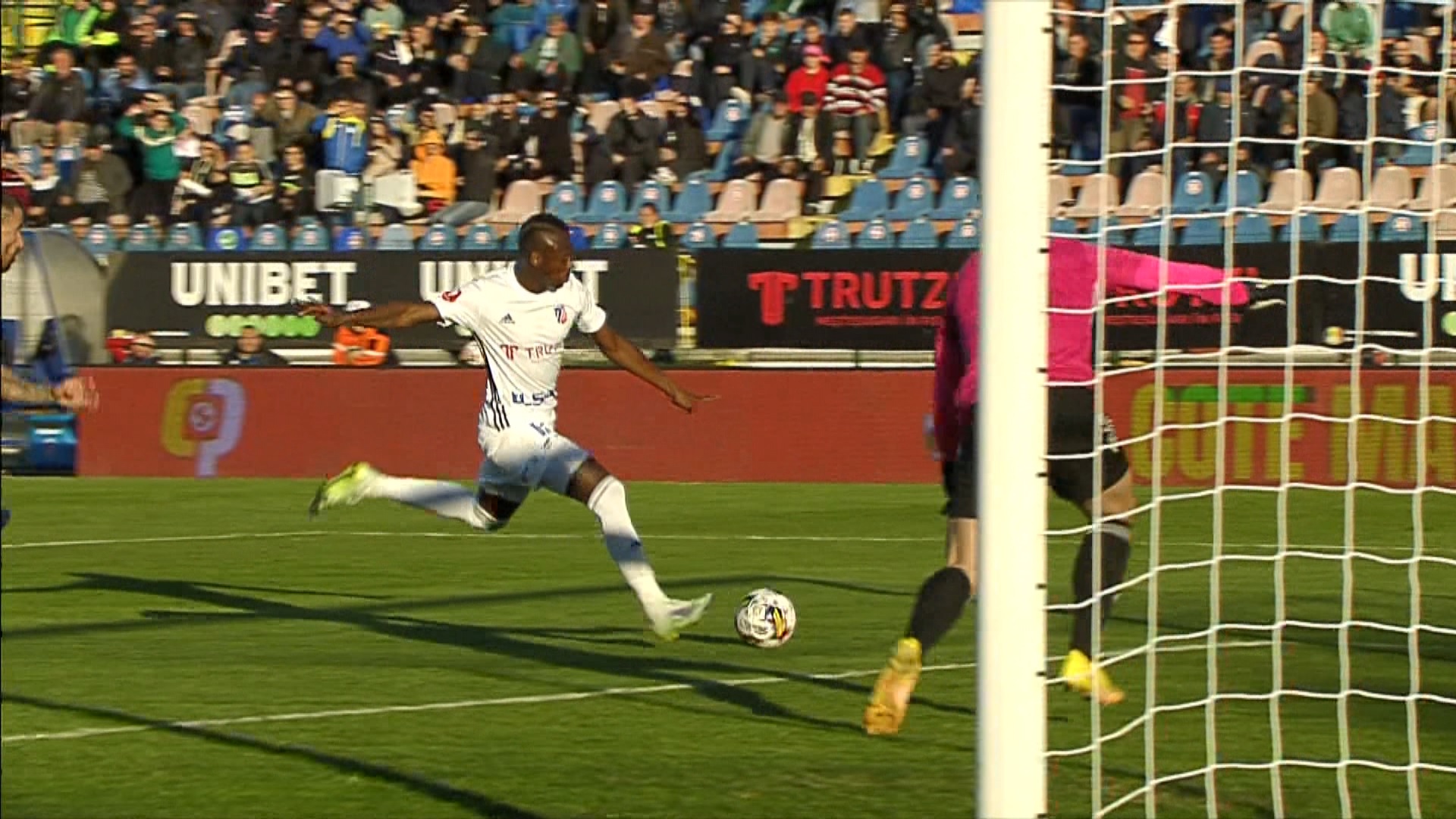 FC Botoșani - U Craiova 1948 1-0. Intrat pe final, Sekou Camara a marcat golul de trei puncte în prelungiri