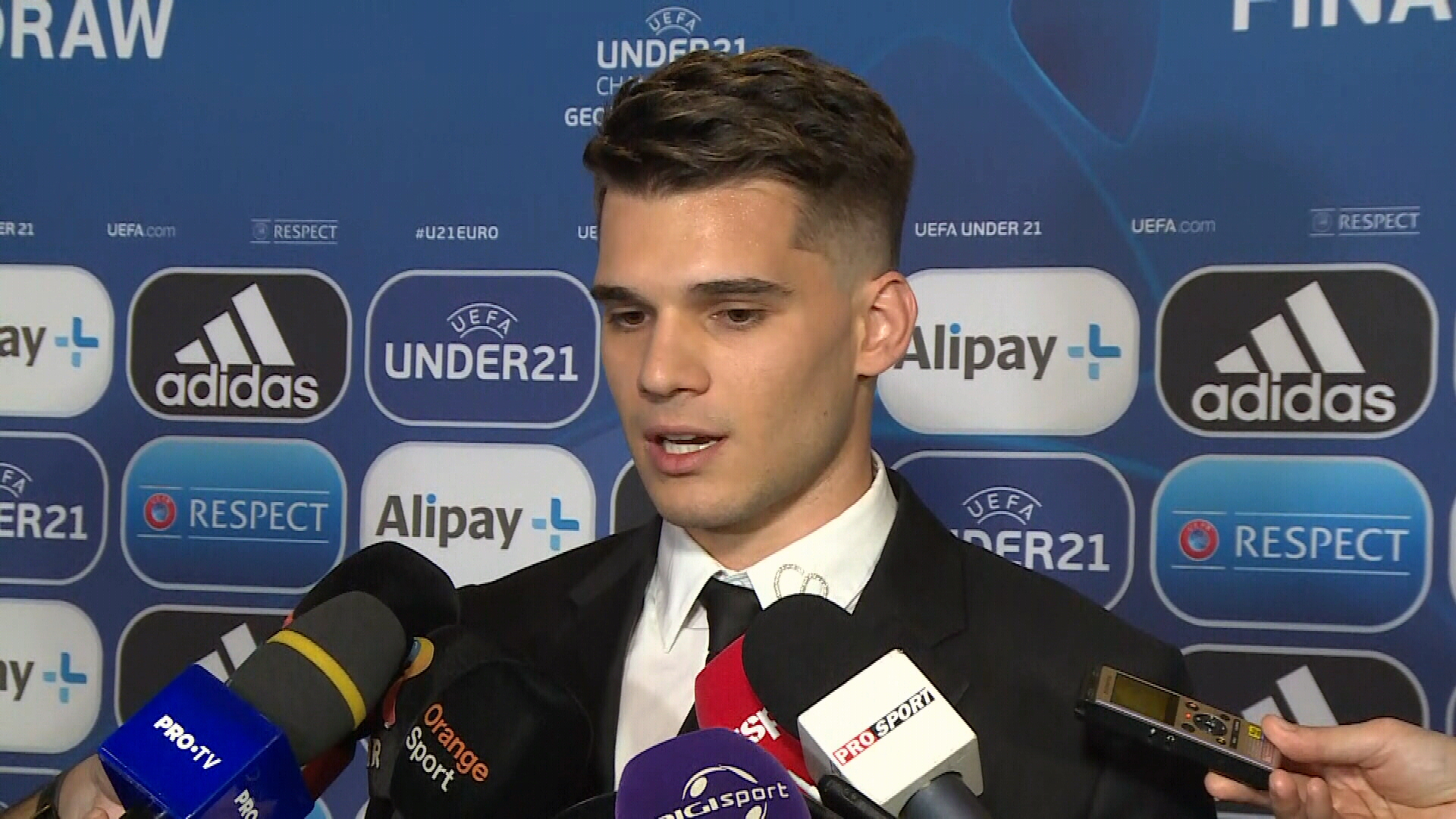 Ce a spus Ianis Hagi după ce i-a stabilit grupa României U21 la EURO 2023 + Întrebarea la care a răspuns la fel de 3 ori