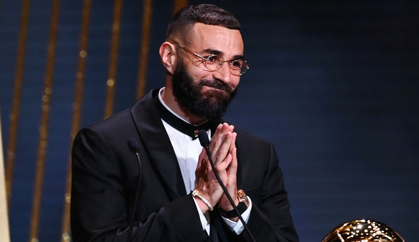 Karim Benzema nu a ales întâmplător ținuta de la gala Balonului de Aur! Cine a purtat-o prima dată, acum 26 de ani