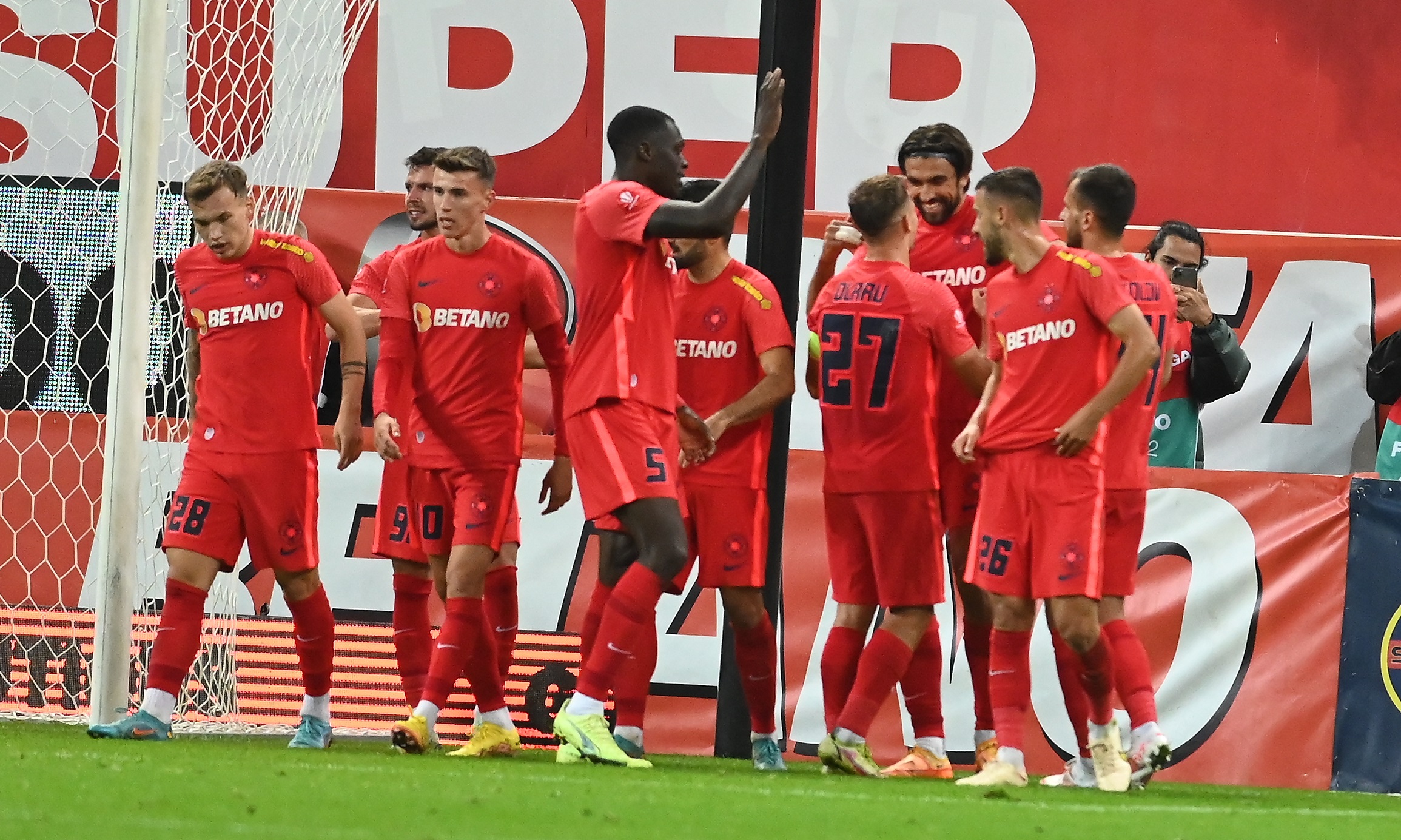 Cum ar putea arăta primul 11 al FCSB-ului la meciul cu UTA, din Cupa României, după anunțul lui Gigi Becali