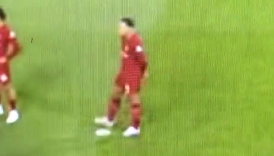 Virgil van Dijk, "maestrul artelor întunecate"! Microbiștii "i-au sărit în cap" pentru imaginile care nu s-au văzut la TV