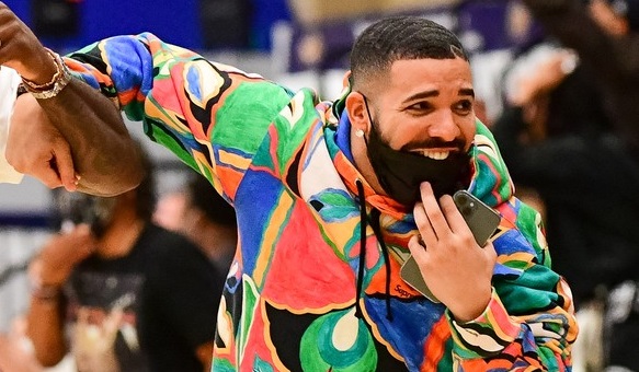 Drake s-a revanșat cu vârf și îndesat după biletul de 600.000 pierdut din cauza Barcelonei