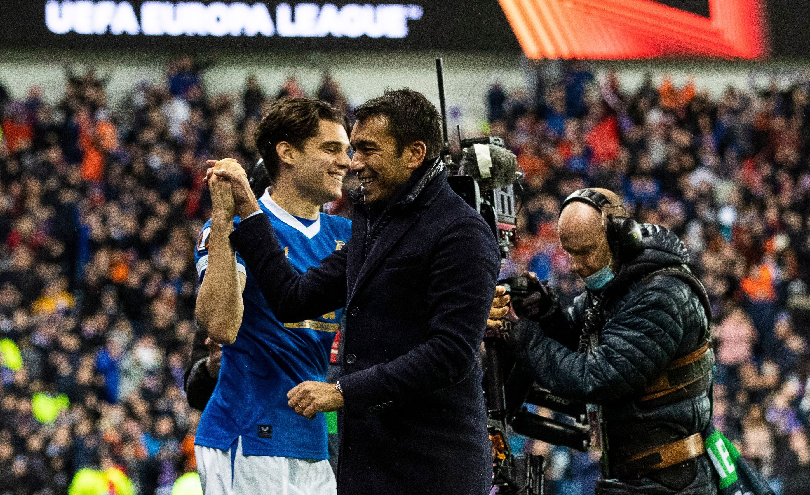Echipa lui Ianis Hagi, Rangers, i-a găsit înlocuitor lui Giovanni Van Bronckhorst