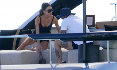 EXCLUSIVE: Victoria And David Beckham Enjoy A Yacht Day In Miami
