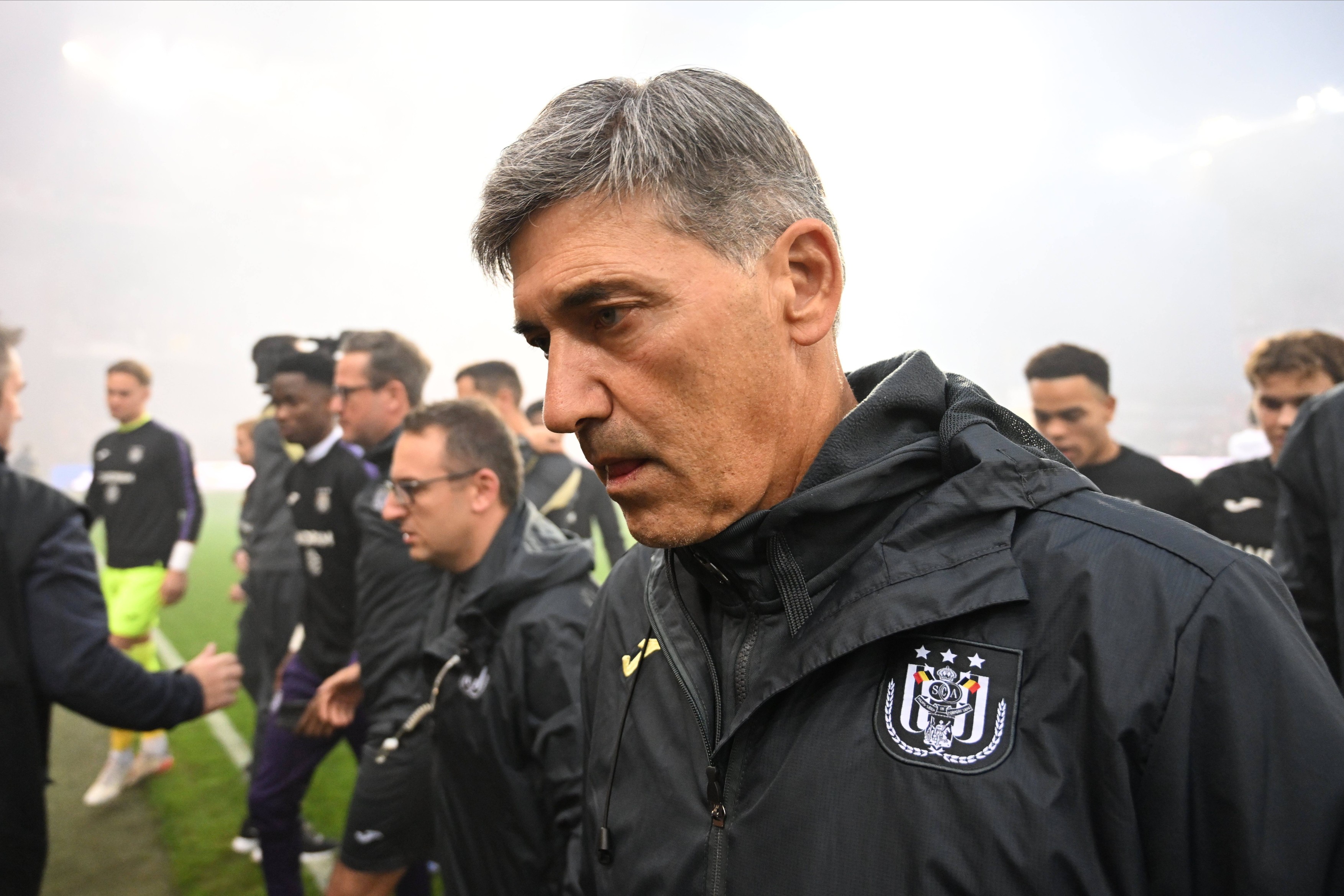 Avantaj FCSB! Anderlecht și-a demis antrenorul cu trei zile înaintea meciului cu trupa lui Nicolae Dică