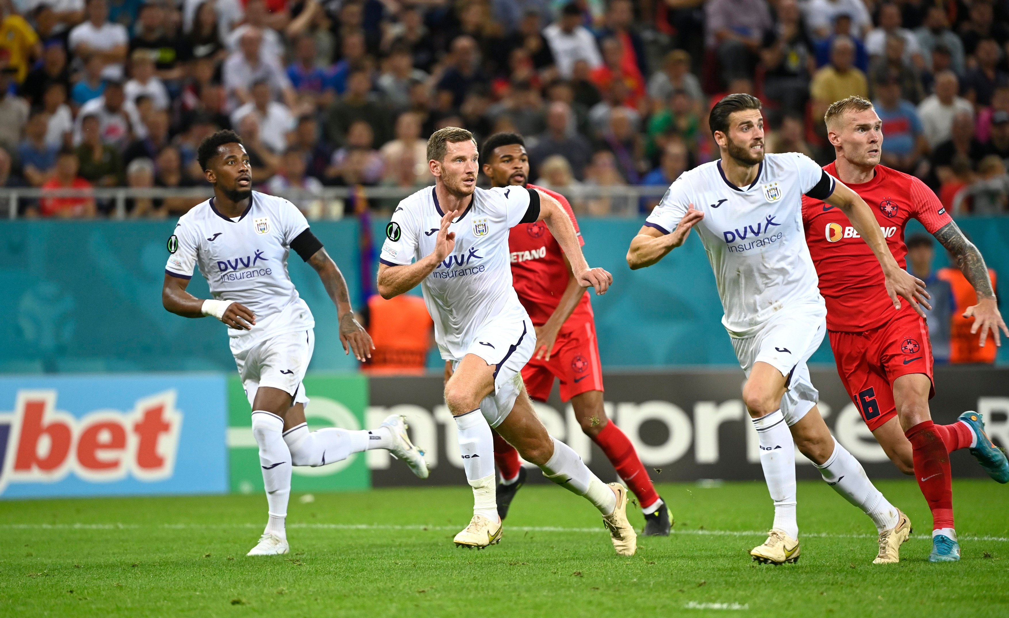 FCSB va avea un suporter de "lux" la meciul cu Anderlecht, din Belgia! Cine și-a anunțat prezența