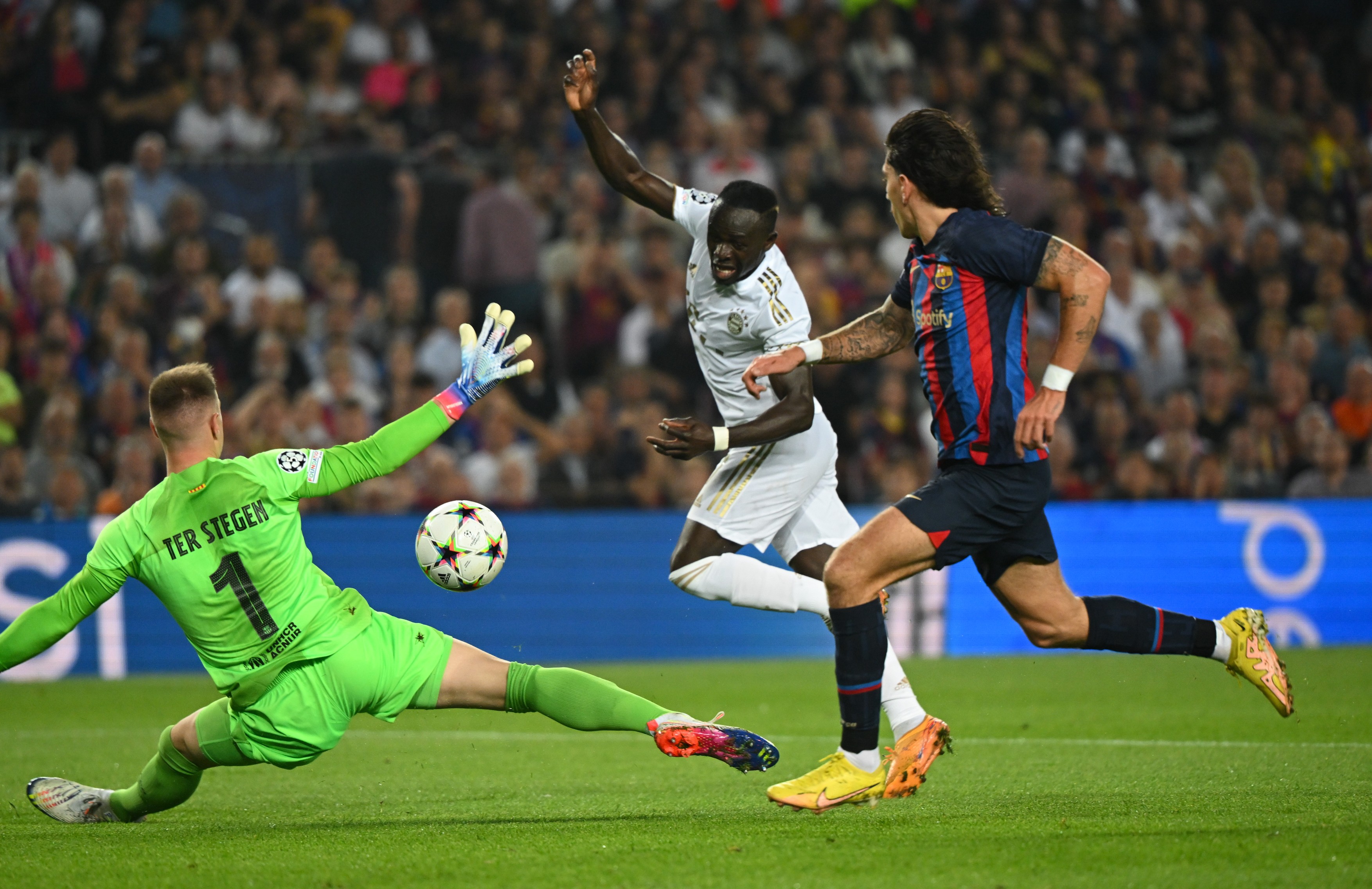 Barcelona - Bayern 0-3. Catalanii, eliminați. Tottenham - Sporting 1-1, cu gol anulat în minutul 90+8. Atletico - Leverkusen 2-2