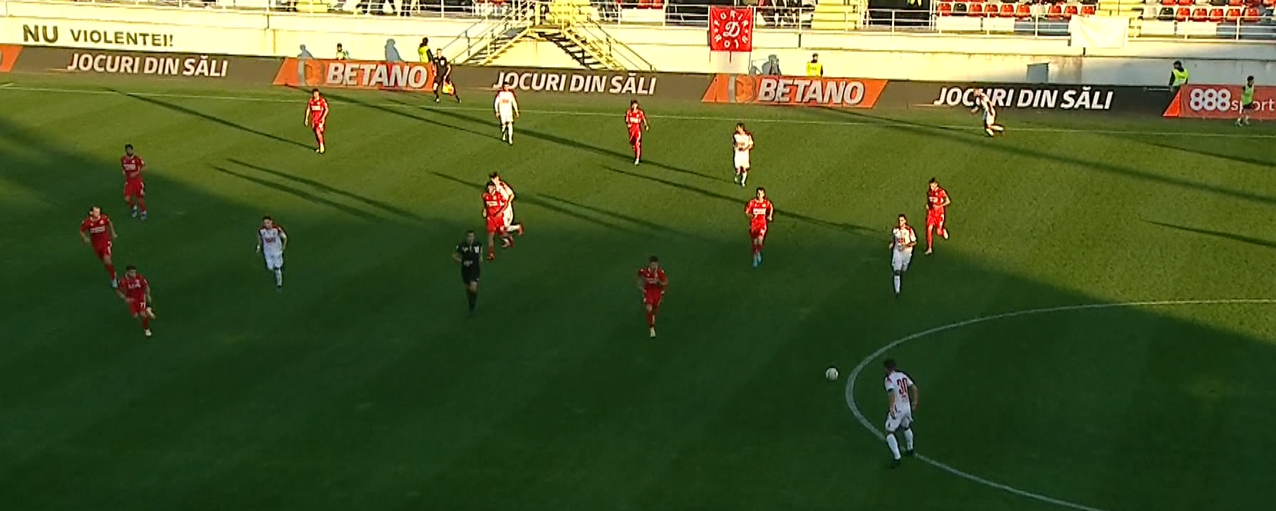 Liga 2, etapa 12 | Dinamo - CSM Slatina 0-0, ACUM, pe Digi Sport 1. Primă parte dominată de gazde