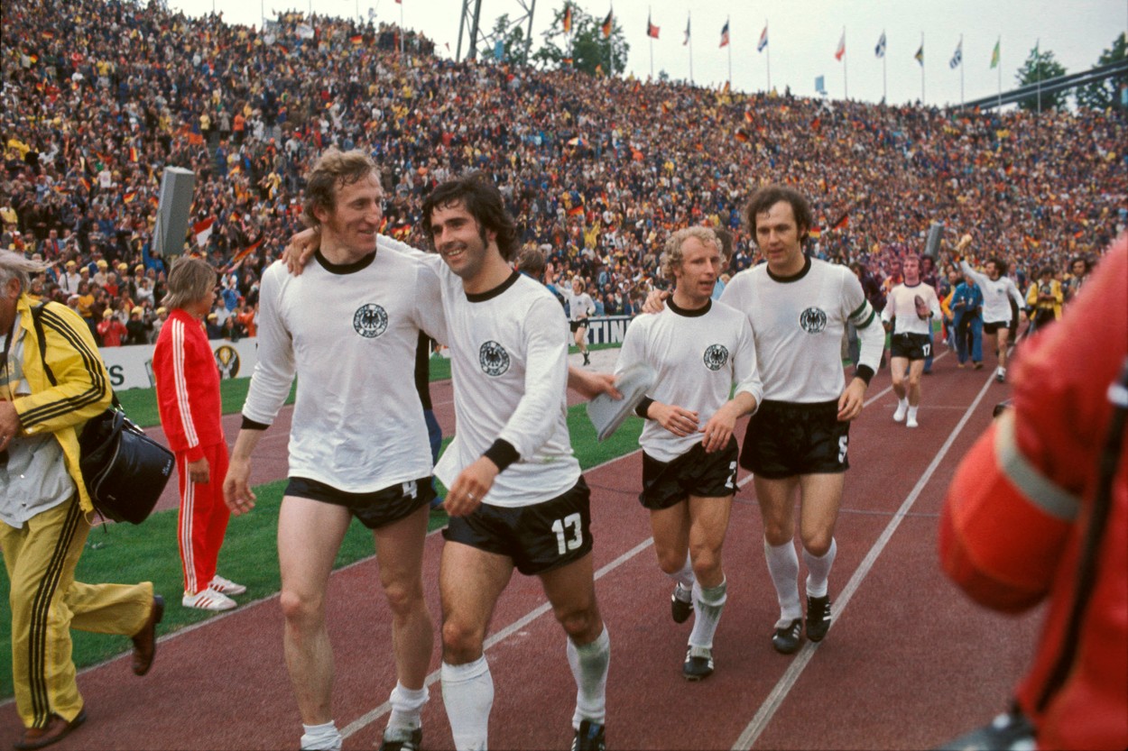 REMEMBER: Cupa Mondială din 1974, din Germania. Trofeul a fost adjudecat de țara organizatoare. România, absentă de la turneu