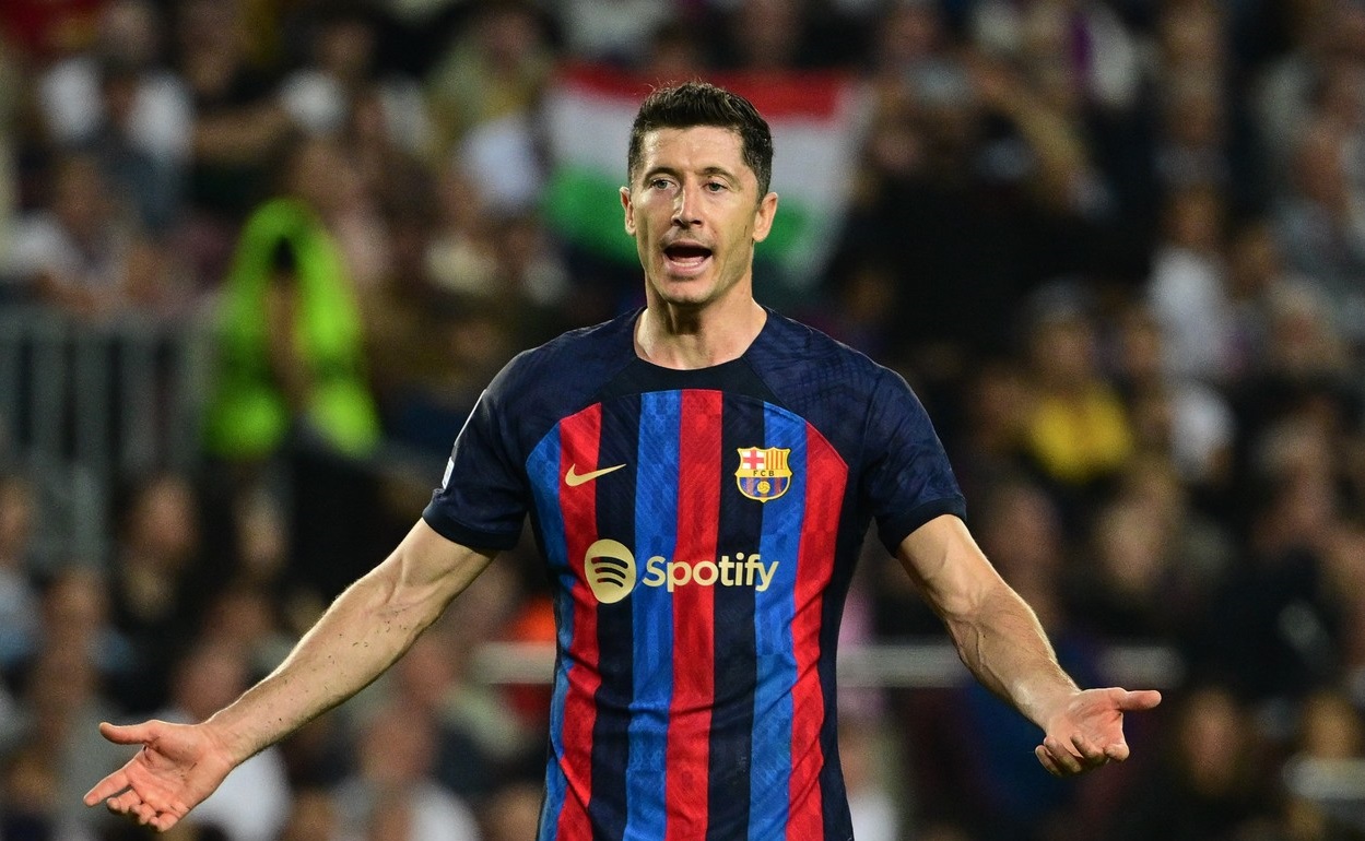 ”De ce nu face Robert Lewandowski diferența în meciurile importante?”. Cum a reacționat Xavi